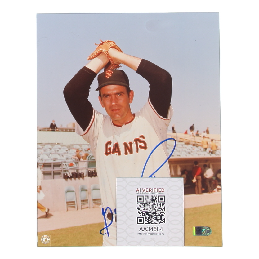 Gaylord Perry Signed Giants 8x10 Photo (AIV) at PristineAuction.com Gaylord Perry Signed Giants 8x10 Photo (AIV) at PristineAuction.com