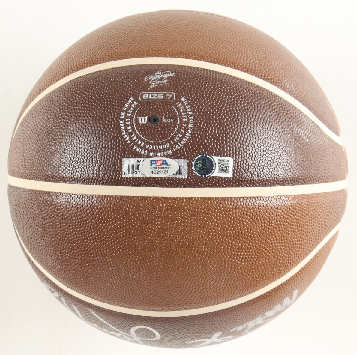 Magic Johnson & Larry Bird Signed NBA Basketball (PSA & Beckett) at PristineAuction.com Magic Johnson & Larry Bird Signed NBA Basketball (PSA & Beckett) at PristineAuction.com