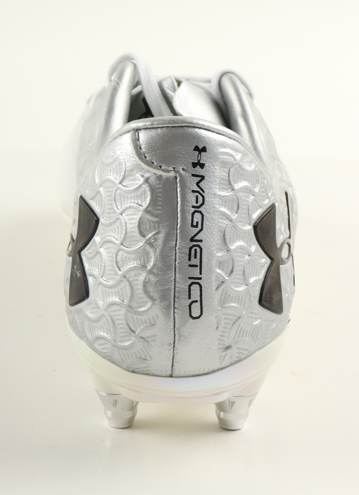 Trent Alexander-Arnold Signed Under Armour Soccer Cleat (Beckett) at PristineAuction.com Trent Alexander-Arnold Signed Under Armour Soccer Cleat (Beckett) at PristineAuction.com