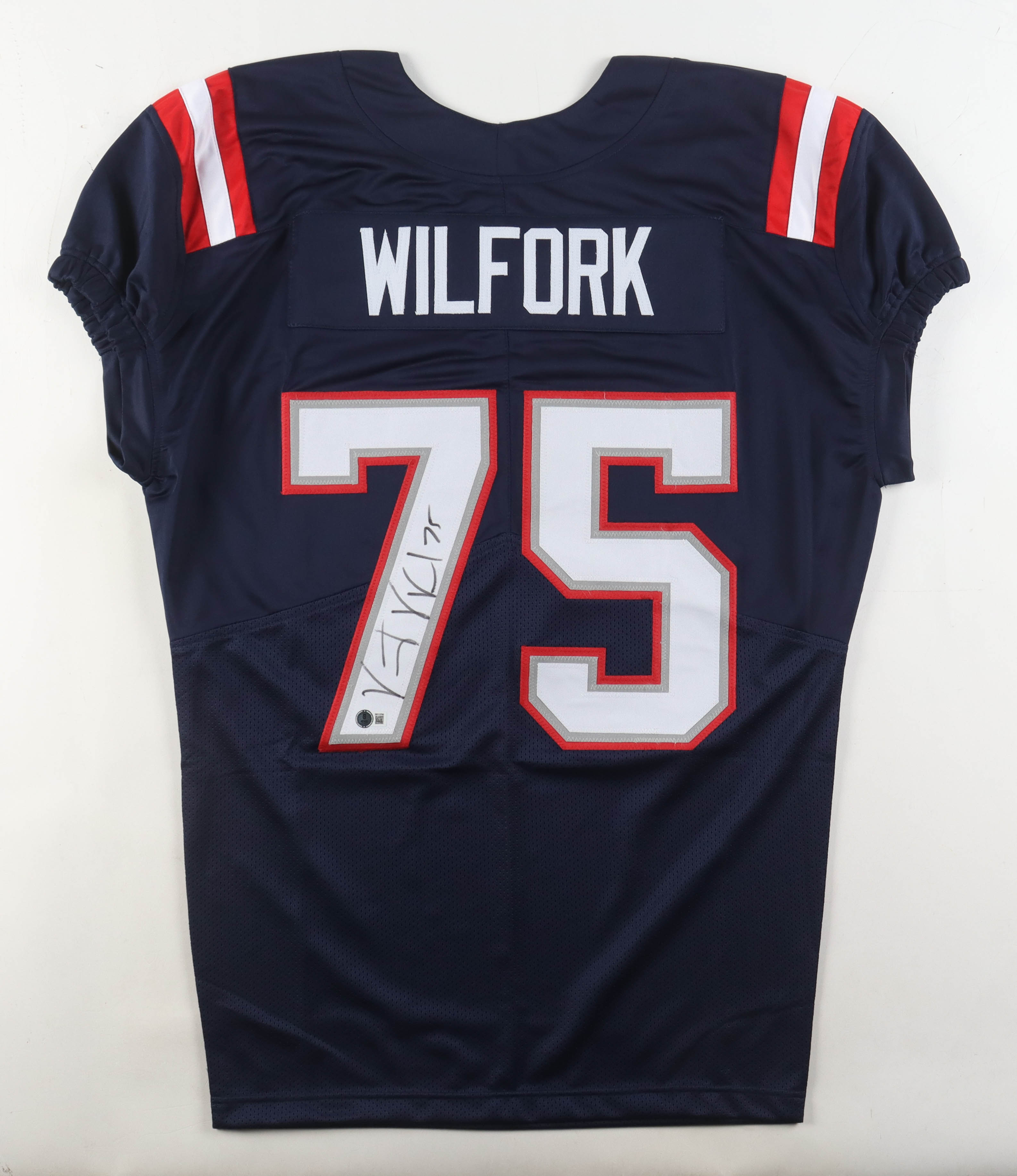 Vince Wilfork Signed Jersey (Beckett) at PristineAuction.com Vince Wilfork Signed Jersey (Beckett) at PristineAuction.com