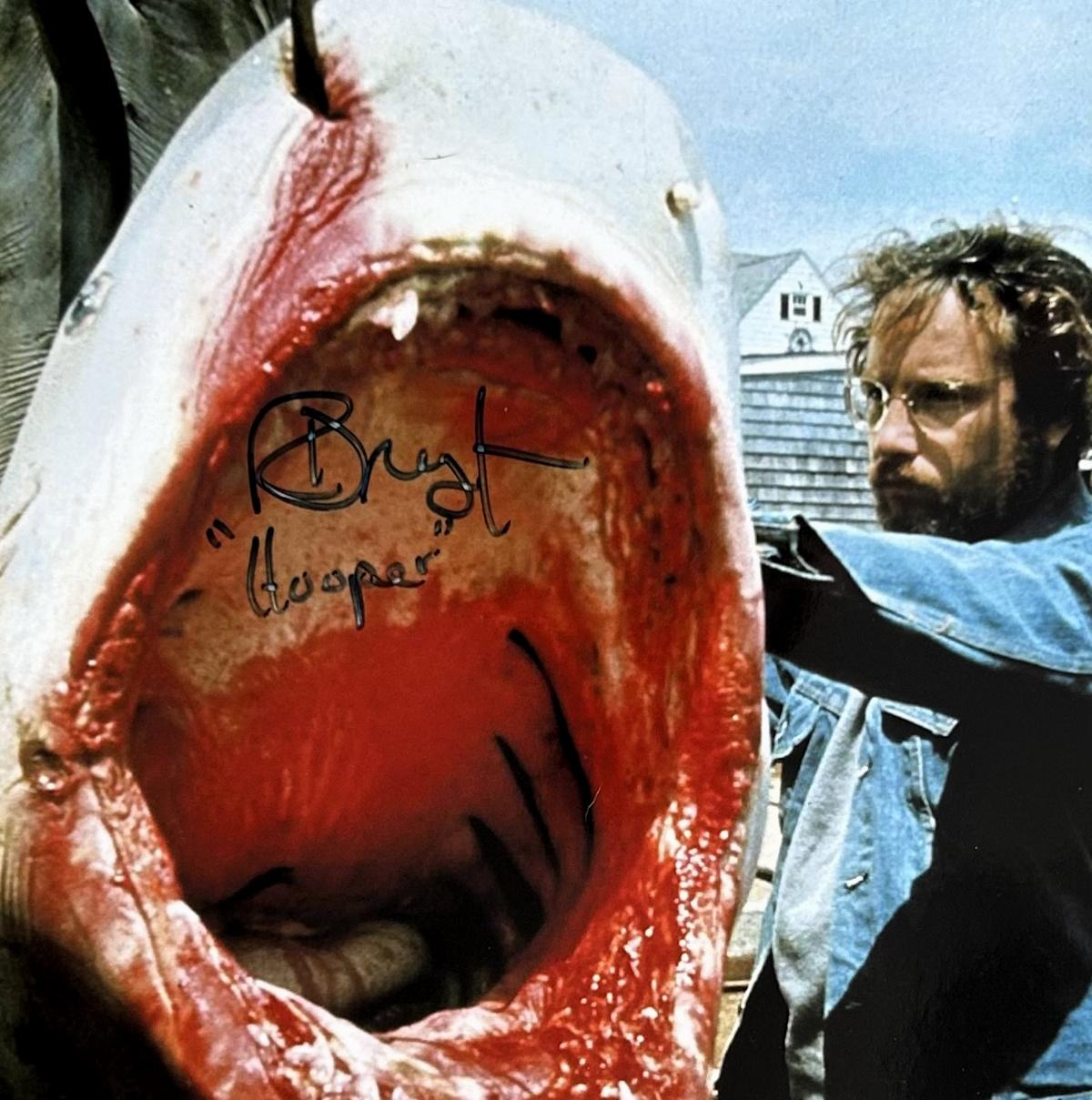 Richard Dreyfuss Signed "Jaws" 11x14 Photo (JSA) at PristineAuction.com Richard Dreyfuss Signed "Jaws" 11x14 Photo (JSA) at PristineAuction.com