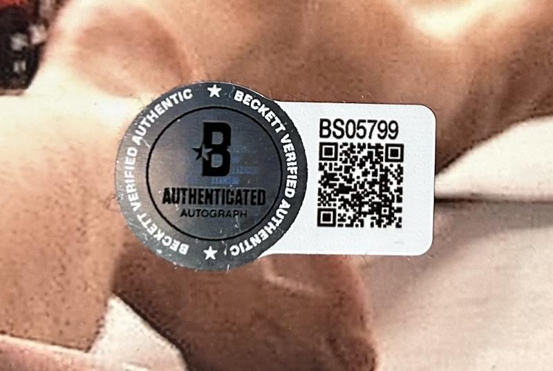 Tom Hardy Signed "Warrior" 8x10 Photo (Beckett) at PristineAuction.com Tom Hardy Signed "Warrior" 8x10 Photo (Beckett) at PristineAuction.com