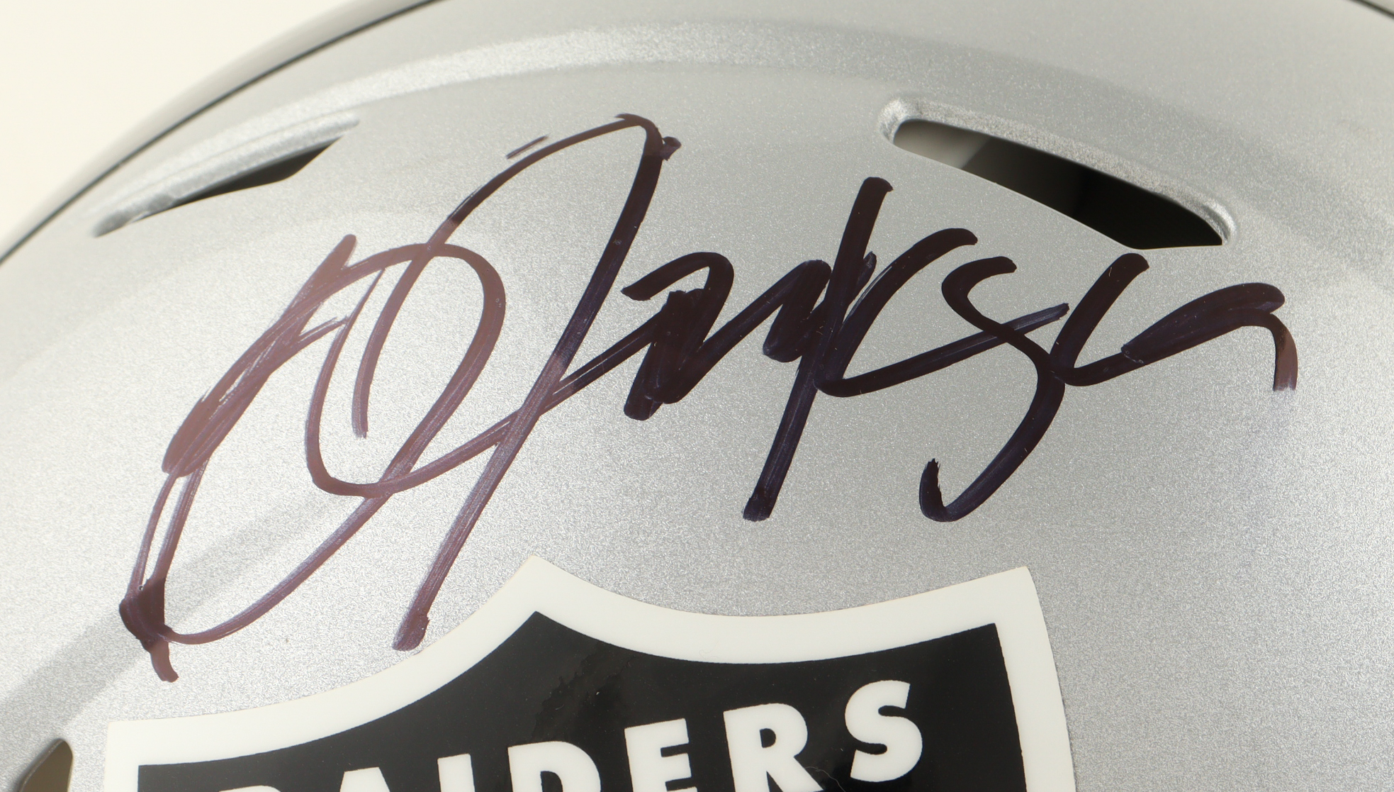 Bo Jackson Signed Raiders Full-Size Authentic On-Field Speed Helmet with Visor (Beckett) at PristineAuction.com Bo Jackson Signed Raiders Full-Size Authentic On-Field Speed Helmet with Visor (Beckett) at PristineAuction.com