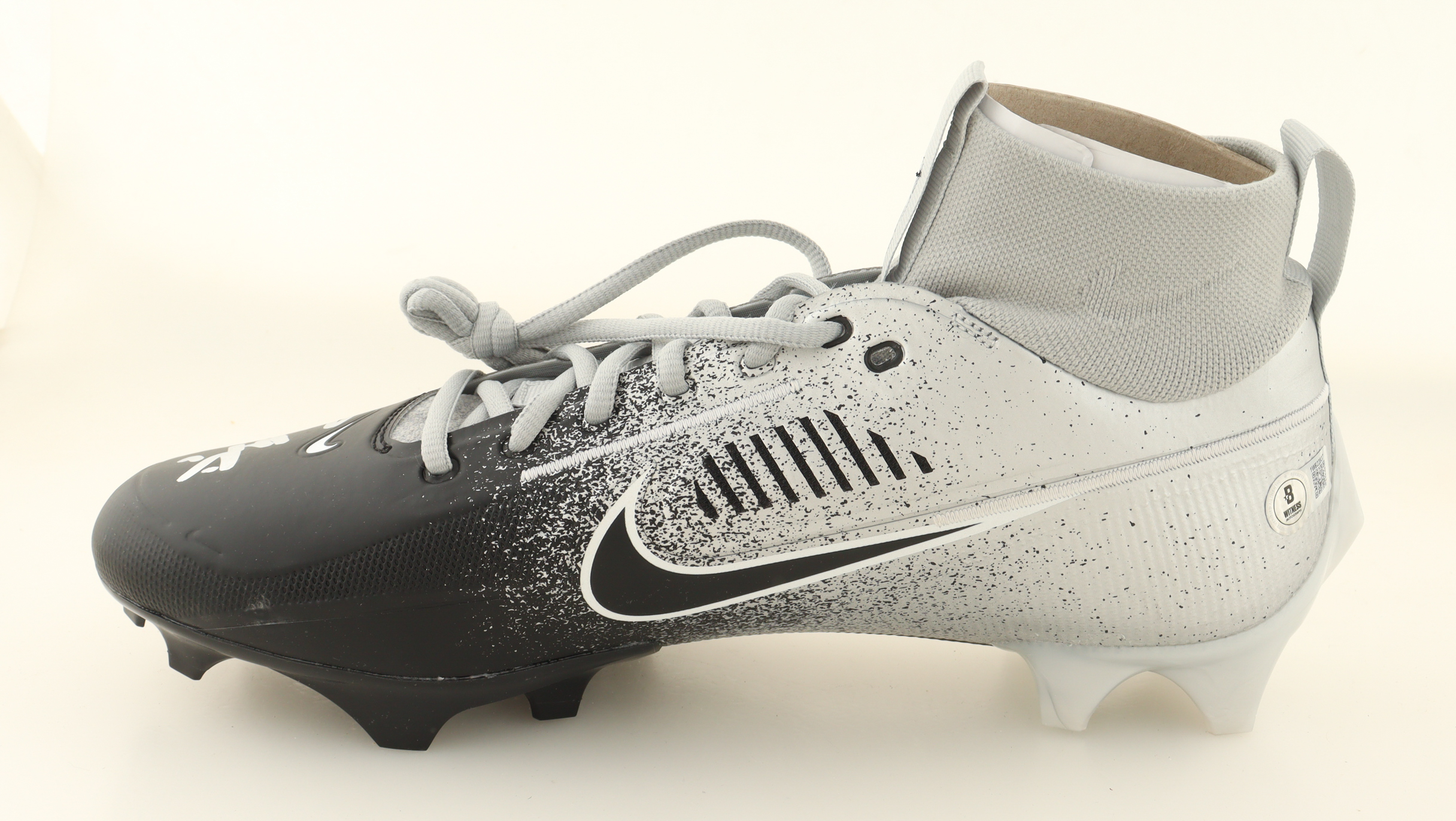 Baker Mayfield Signed Nike Football Cleat (Beckett) at PristineAuction.com Baker Mayfield Signed Nike Football Cleat (Beckett) at PristineAuction.com