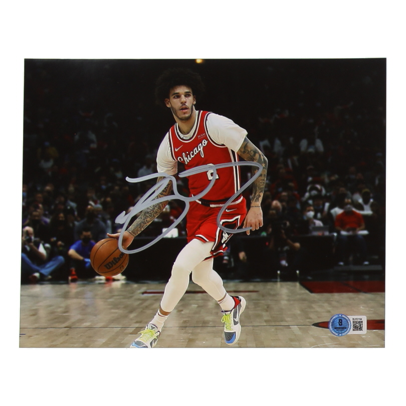 Lonzo Ball Signed Bulls 8x10 Photo (Beckett) at PristineAuction.com Lonzo Ball Signed Bulls 8x10 Photo (Beckett) at PristineAuction.com