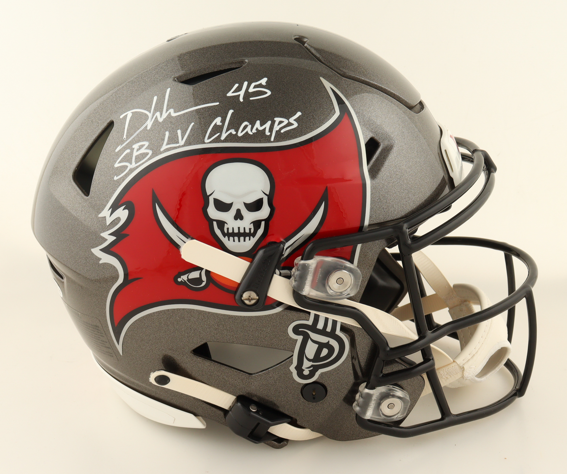 Devin White Signed Buccaneers Full-Size Authentic On-Field SpeedFlex Helmet Inscribed "SB LV Champs" (Beckett) at PristineAuction.com Devin White Signed Buccaneers Full-Size Authentic On-Field SpeedFlex Helmet Inscribed "SB LV Champs" (Beckett) at PristineAuction.com