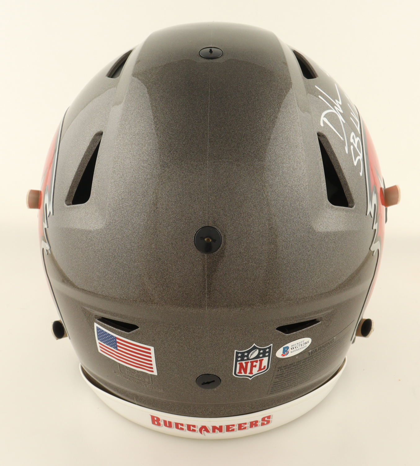 Devin White Signed Buccaneers Full-Size Authentic On-Field SpeedFlex Helmet Inscribed "SB LV Champs" (Beckett) at PristineAuction.com Devin White Signed Buccaneers Full-Size Authentic On-Field SpeedFlex Helmet Inscribed "SB LV Champs" (Beckett) at PristineAuction.com