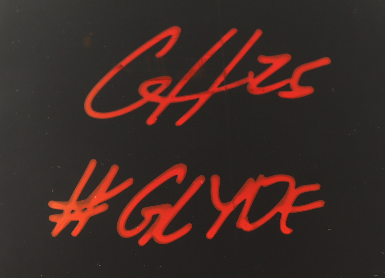 Clyde Edwards-Helaire Signed Chiefs Full-Size Authentic AMP Alterrnate Speed Helmet Inscribed "#GLYDE" (Beckett) at PristineAuction.com Clyde Edwards-Helaire Signed Chiefs Full-Size Authentic AMP Alterrnate Speed Helmet Inscribed "#GLYDE" (Beckett) at PristineAuction.com