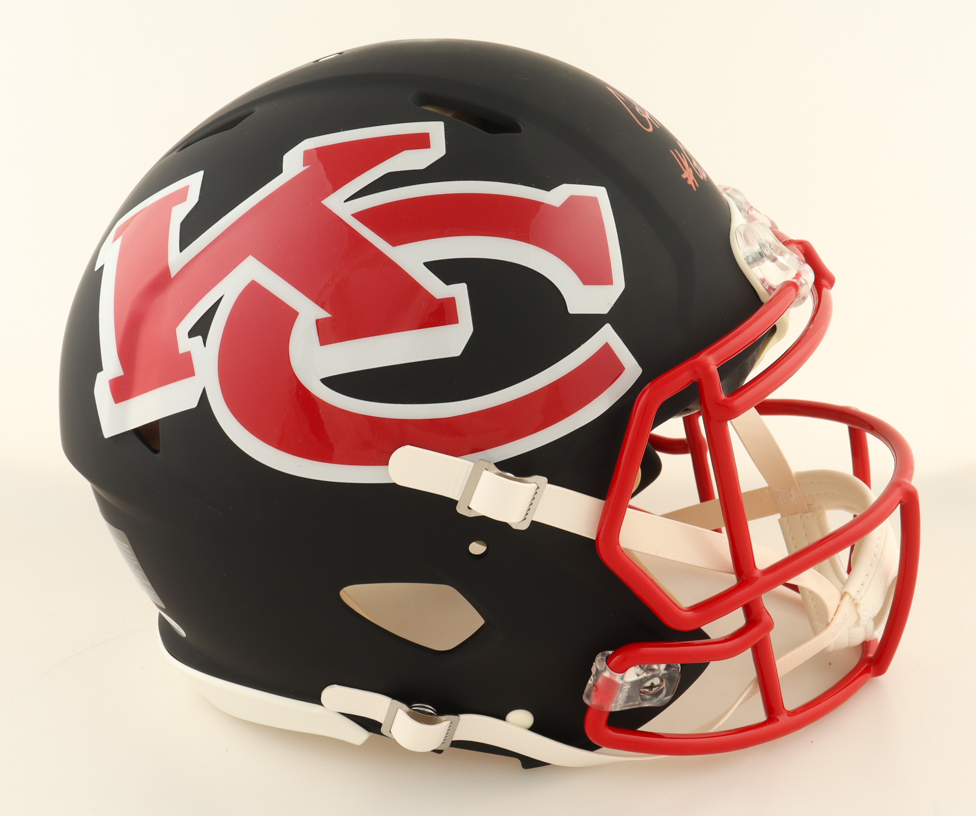 Clyde Edwards-Helaire Signed Chiefs Full-Size Authentic AMP Alterrnate Speed Helmet Inscribed "#GLYDE" (Beckett) at PristineAuction.com Clyde Edwards-Helaire Signed Chiefs Full-Size Authentic AMP Alterrnate Speed Helmet Inscribed "#GLYDE" (Beckett) at PristineAuction.com