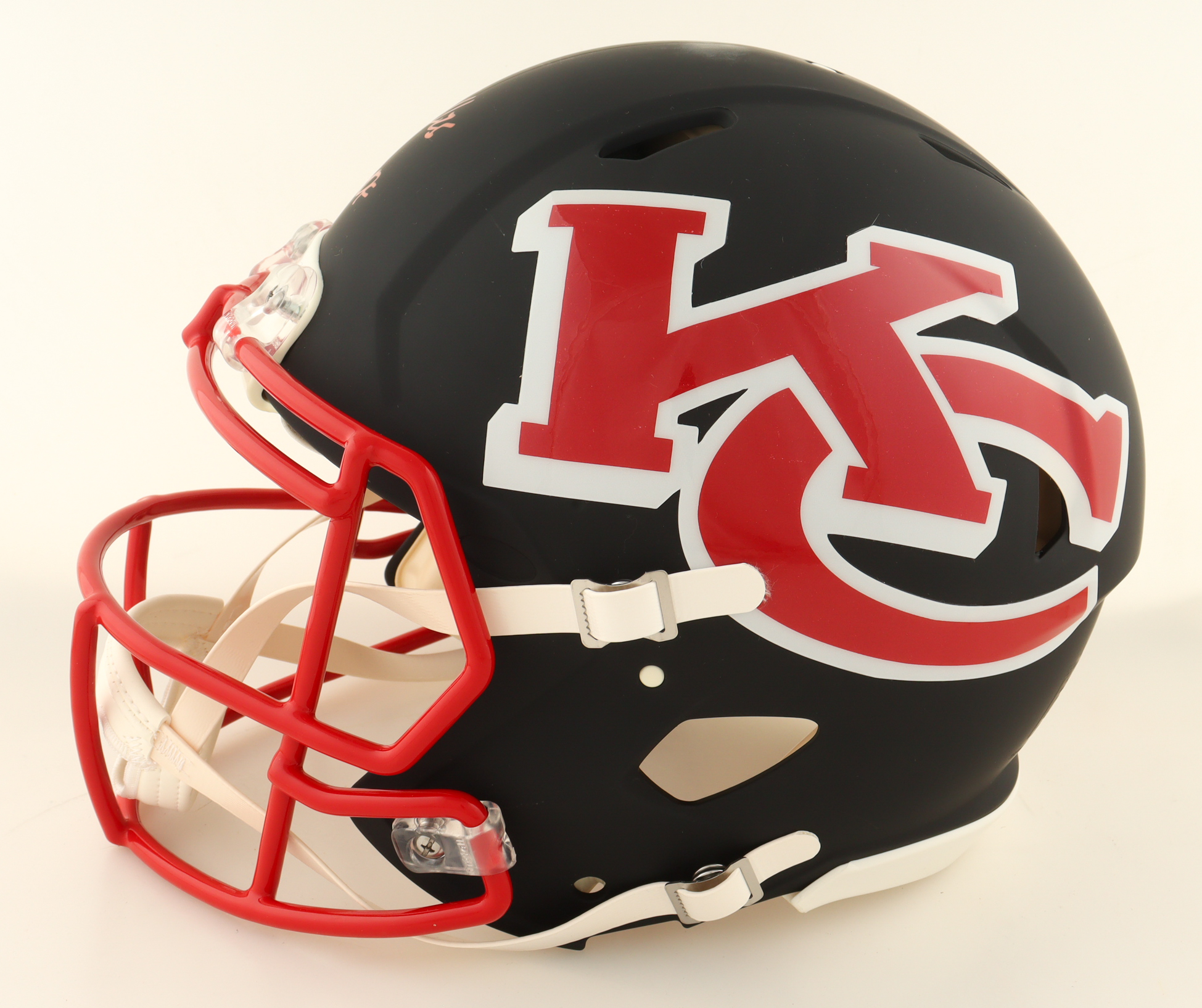 Clyde Edwards-Helaire Signed Chiefs Full-Size Authentic AMP Alterrnate Speed Helmet Inscribed "#GLYDE" (Beckett) at PristineAuction.com Clyde Edwards-Helaire Signed Chiefs Full-Size Authentic AMP Alterrnate Speed Helmet Inscribed "#GLYDE" (Beckett) at PristineAuction.com