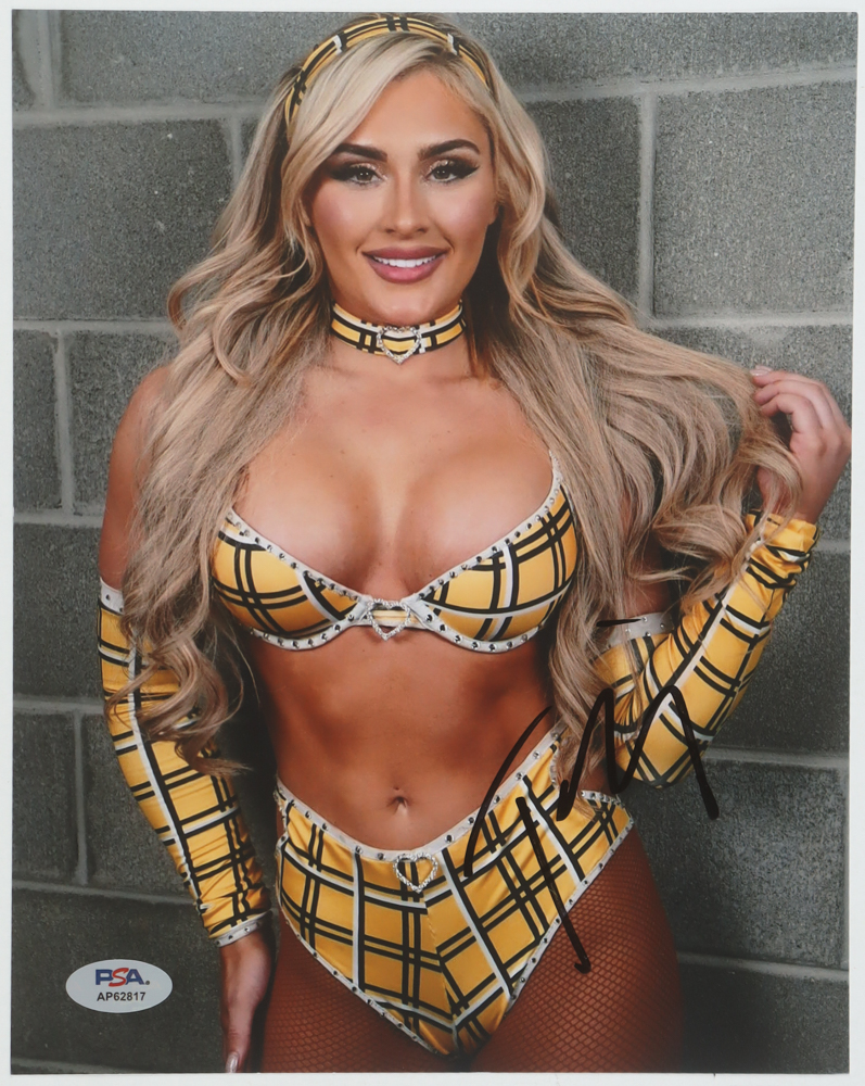 Tiffany Stratton Signed WWE 8x10 Photo (PSA) at PristineAuction.com Tiffany Stratton Signed WWE 8x10 Photo (PSA) at PristineAuction.com