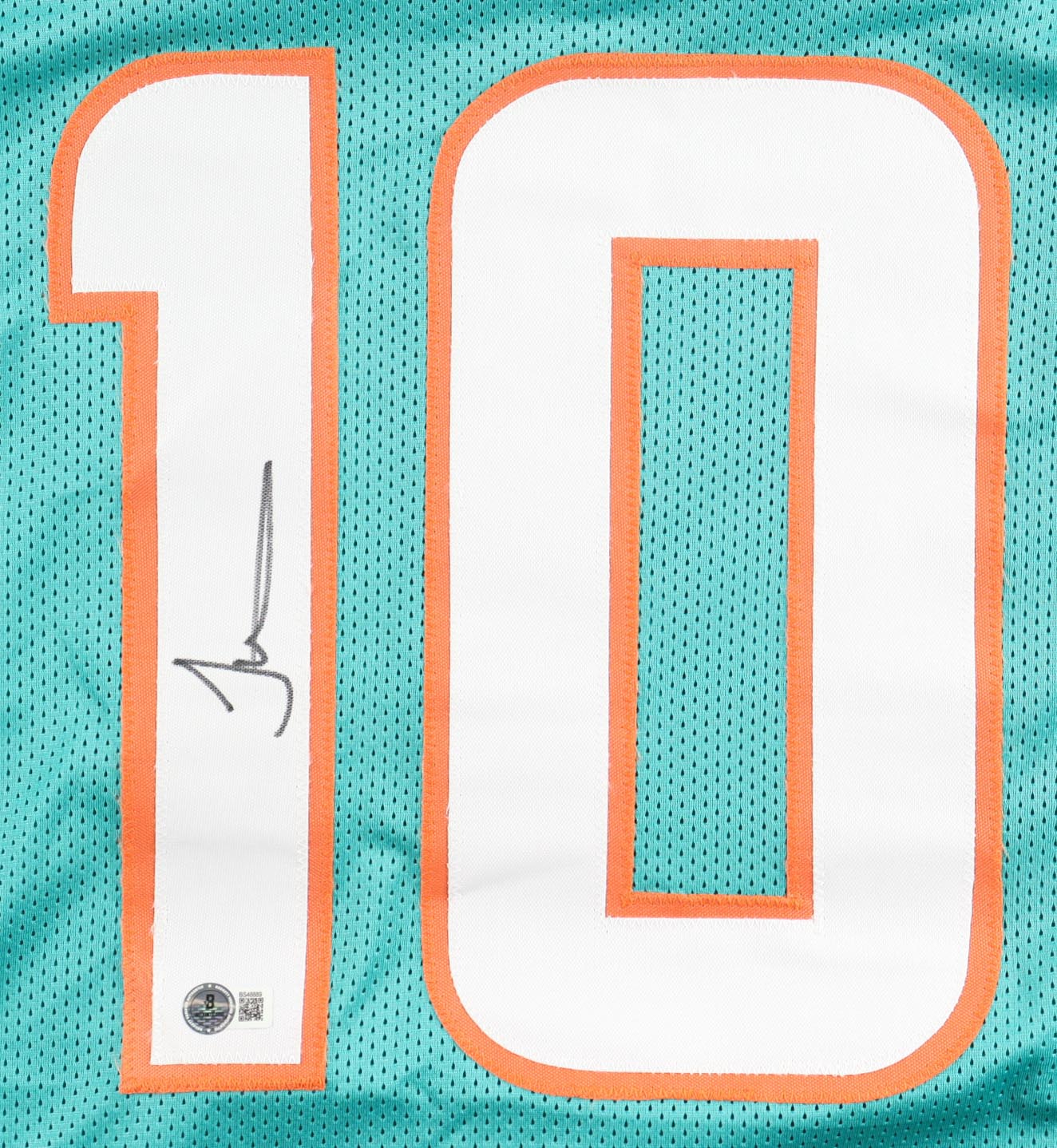 Tyreek Hill Signed Jersey (Beckett) at PristineAuction.com Tyreek Hill Signed Jersey (Beckett) at PristineAuction.com