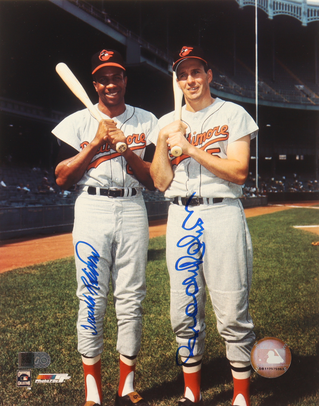 Brooks Robinson & Frank Robinson Signed Orioles 8x10 Photo (AIV) at PristineAuction.com Brooks Robinson & Frank Robinson Signed Orioles 8x10 Photo (AIV) at PristineAuction.com