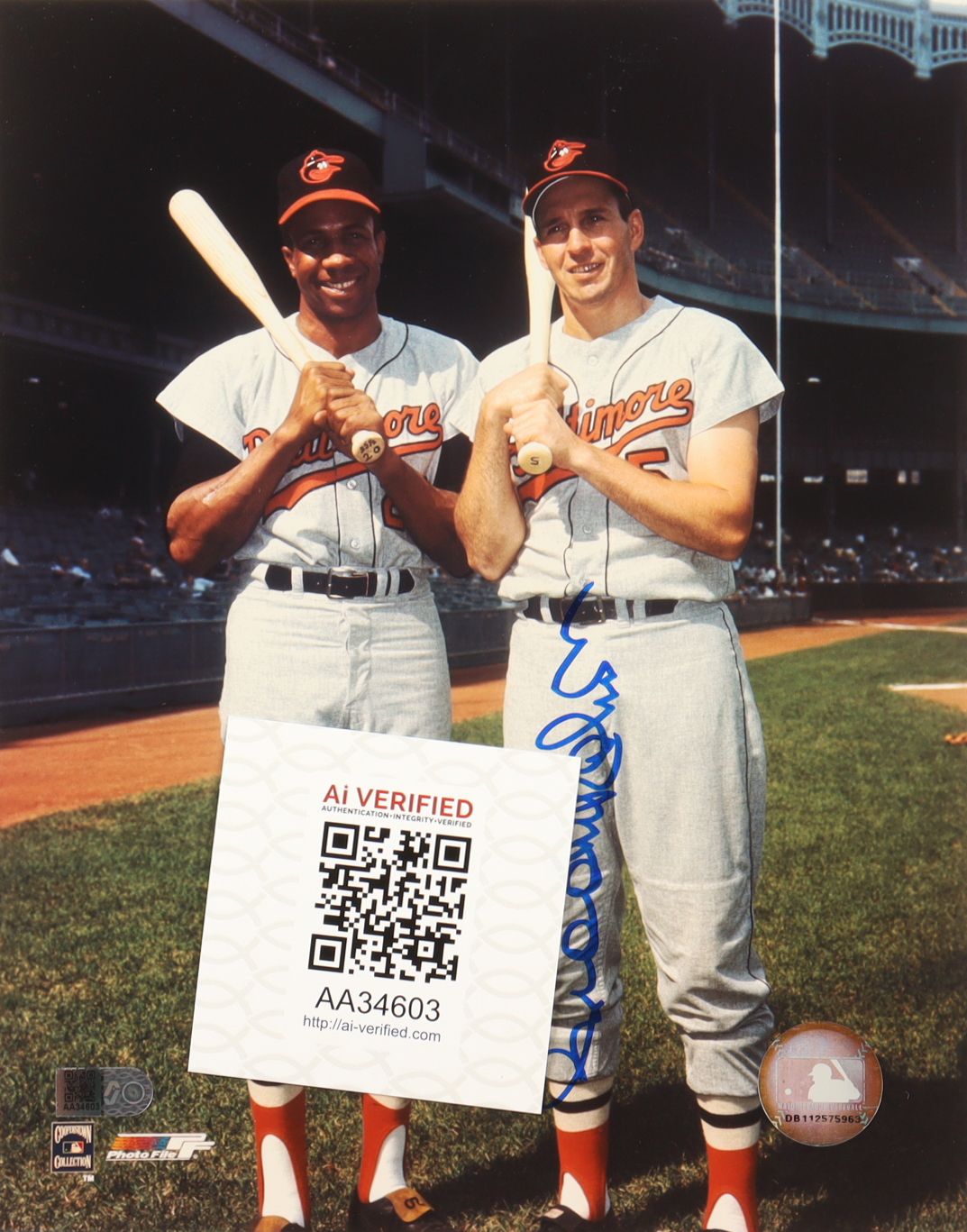 Brooks Robinson & Frank Robinson Signed Orioles 8x10 Photo (AIV) at PristineAuction.com Brooks Robinson & Frank Robinson Signed Orioles 8x10 Photo (AIV) at PristineAuction.com