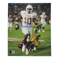 Vince Young Signed Texas Longhorns 8x10 Photo (Beckett) at PristineAuction.com