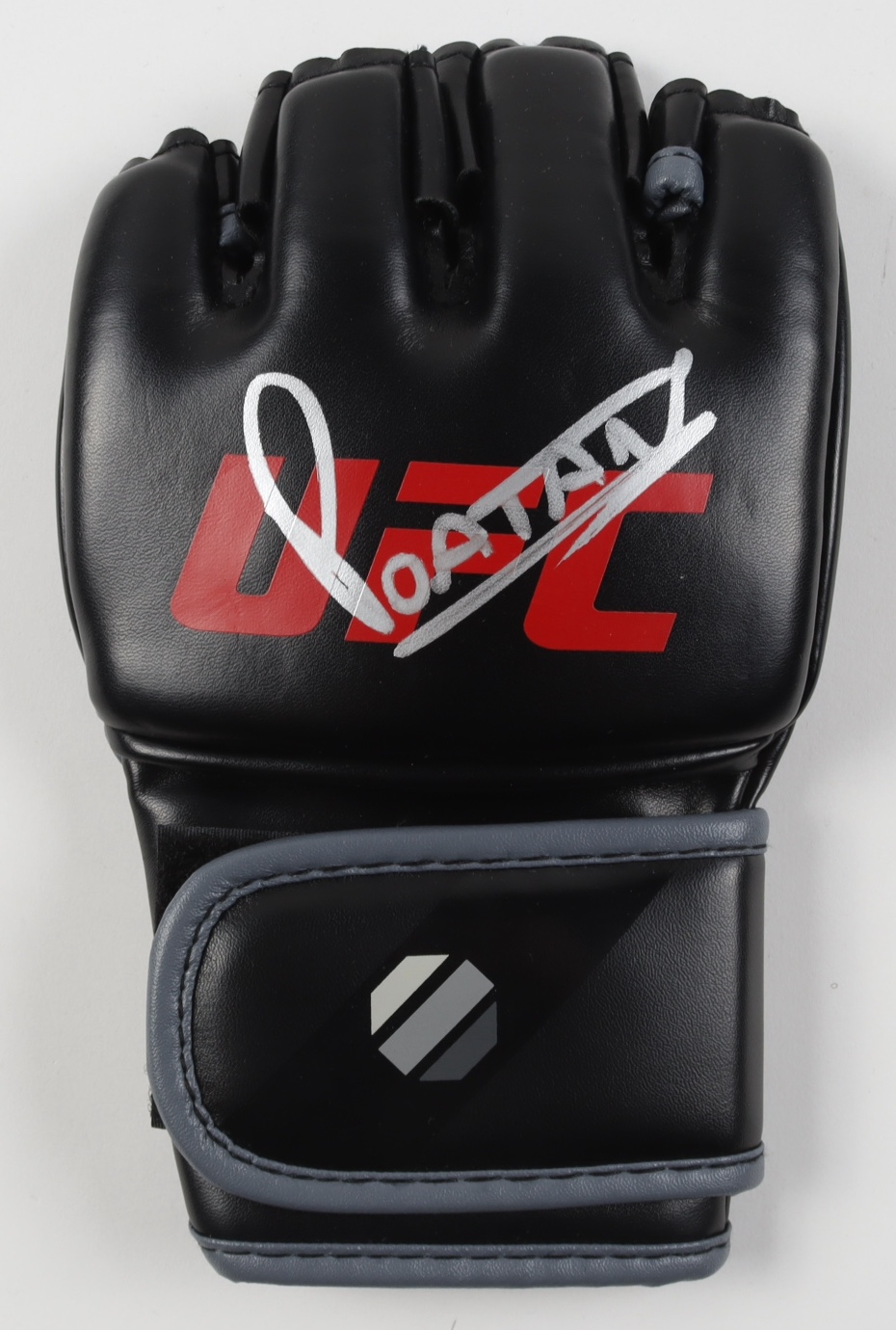 Alex Pereira Signed UFC Glove (Beckett) at PristineAuction.com Alex Pereira Signed UFC Glove (Beckett) at PristineAuction.com