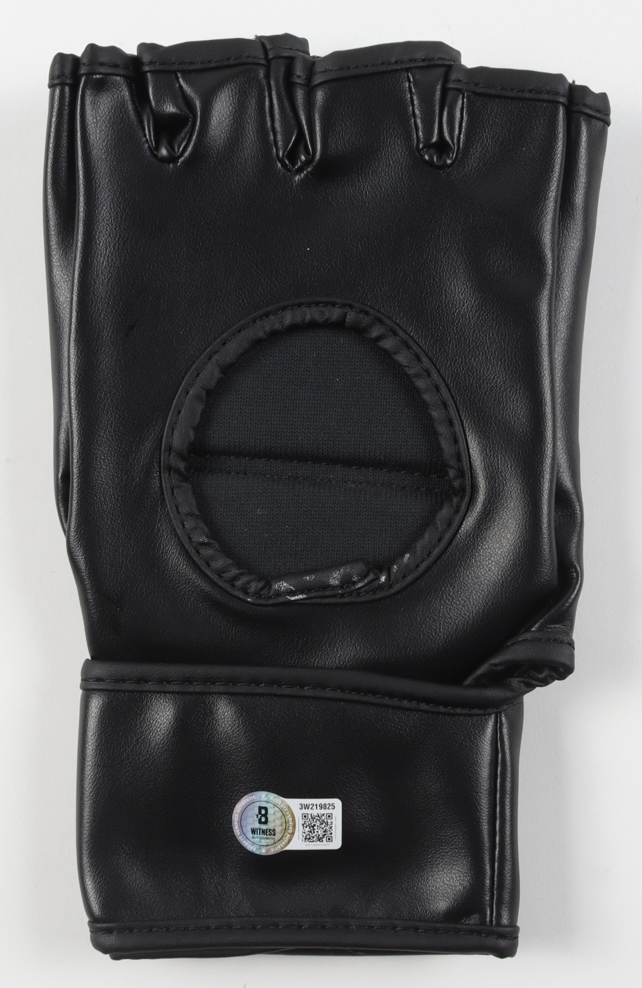 Alex Pereira Signed MMA Custom Brazil Glove (Beckett) at PristineAuction.com Alex Pereira Signed MMA Custom Brazil Glove (Beckett) at PristineAuction.com