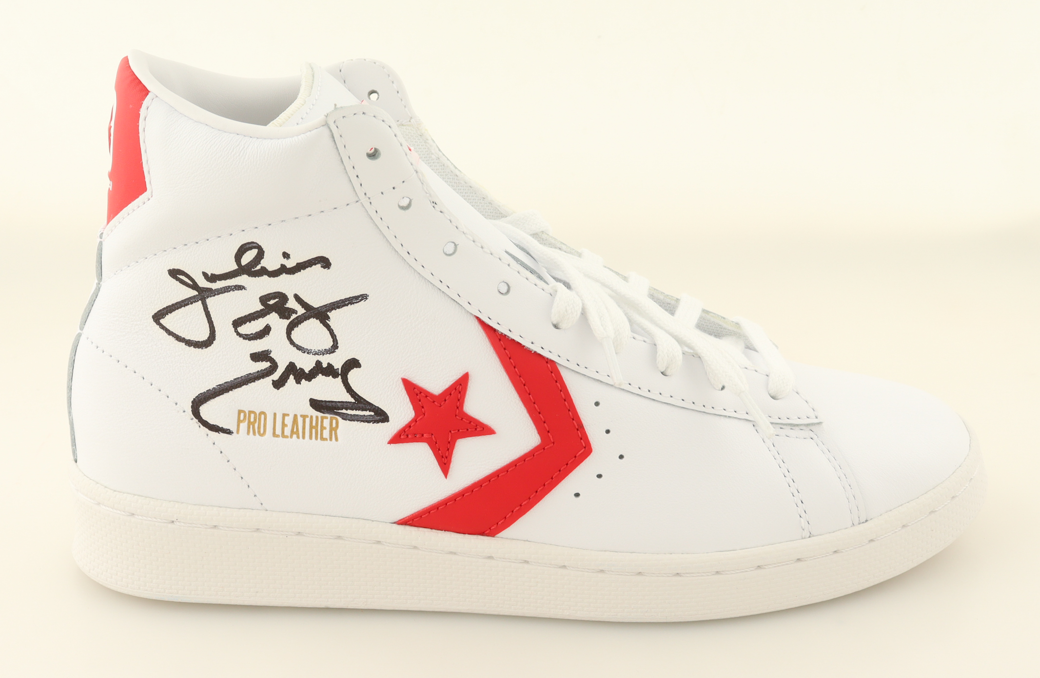 Julius "Dr. J" Erving Signed Converse All-Star Leather Basketball Shoe (Beckett) at PristineAuction.com Julius "Dr. J" Erving Signed Converse All-Star Leather Basketball Shoe (Beckett) at PristineAuction.com