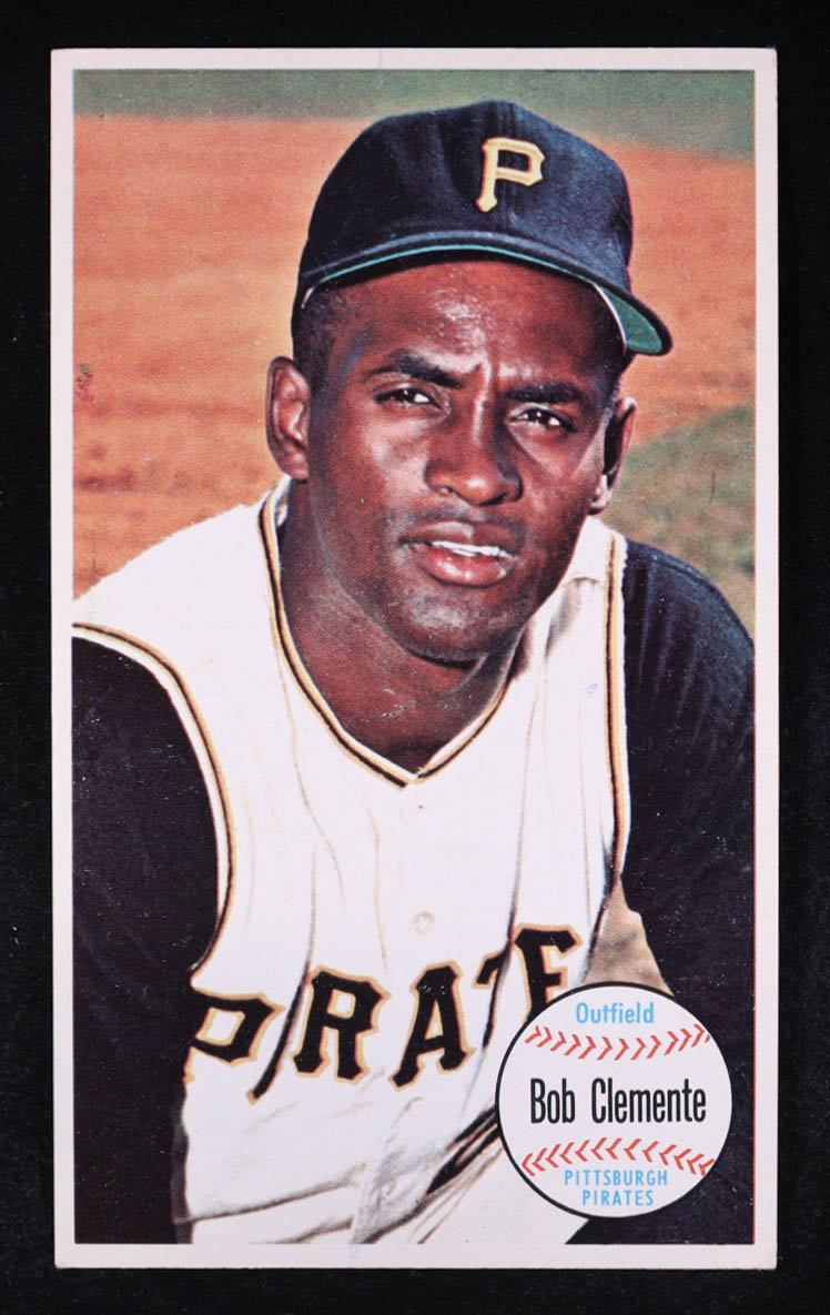 Roberto Clemente 1964 Topps Giants Oversized Card #11 at PristineAuction.com Roberto Clemente 1964 Topps Giants Oversized Card #11 at PristineAuction.com