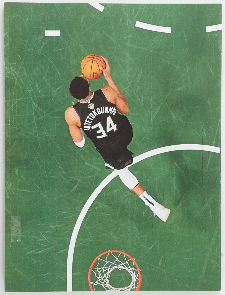 Giannis Antetokounmpo Signed 2021 "Sports Illustrated" Magazine (PSA) at PristineAuction.com Giannis Antetokounmpo Signed 2021 "Sports Illustrated" Magazine (PSA) at PristineAuction.com