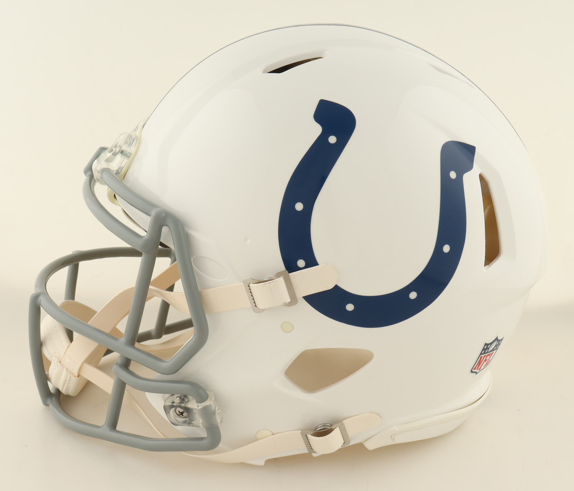 Marlon Mack Signed Colts Full-Size Authentic On-Field Speed Helmet (Beckett) at PristineAuction.com Marlon Mack Signed Colts Full-Size Authentic On-Field Speed Helmet (Beckett) at PristineAuction.com