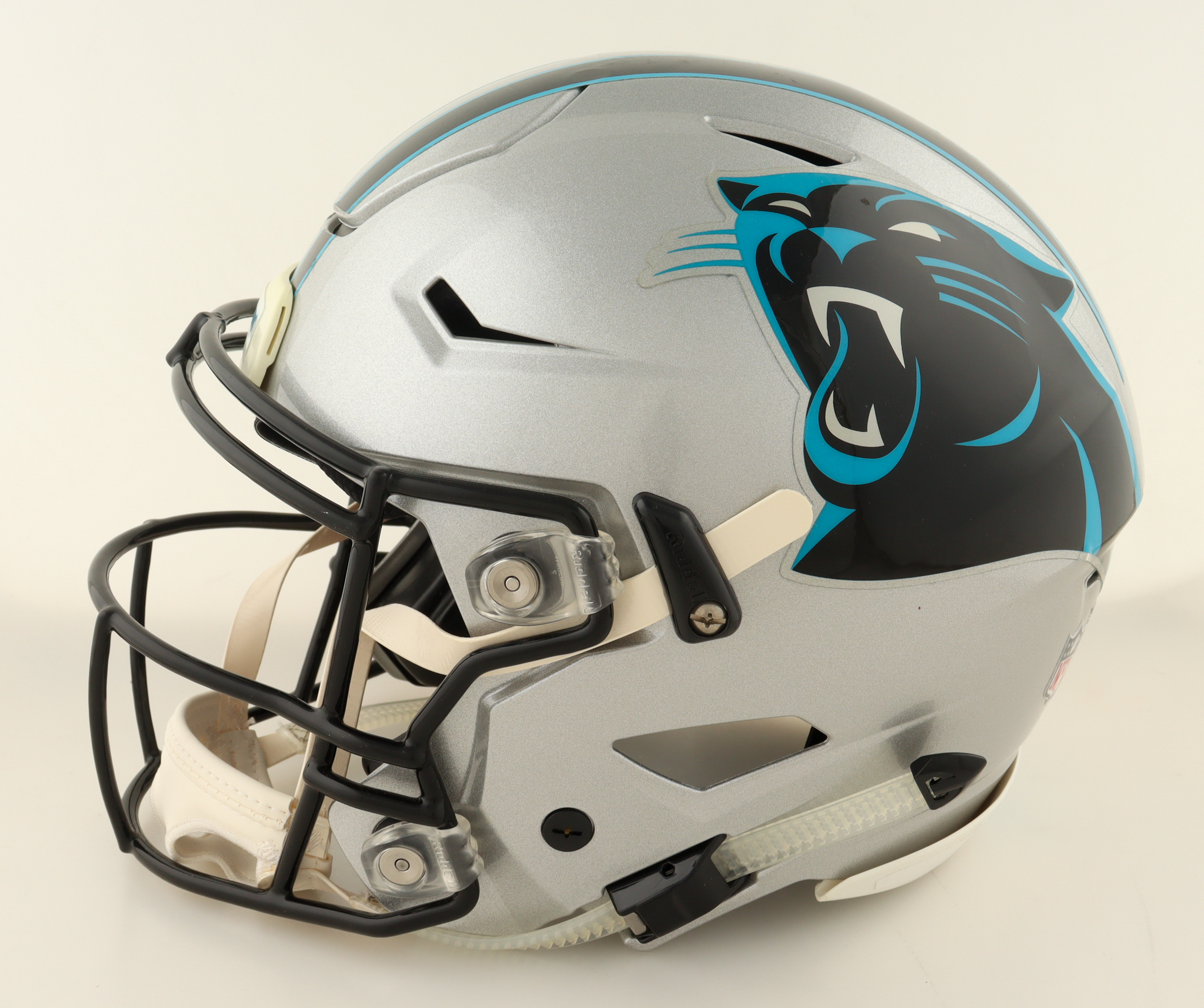 Luke Kuechly Signed Panthers Full-Size Authentic On-Field SpeedFlex Helmet (Beckett) at PristineAuction.com Luke Kuechly Signed Panthers Full-Size Authentic On-Field SpeedFlex Helmet (Beckett) at PristineAuction.com