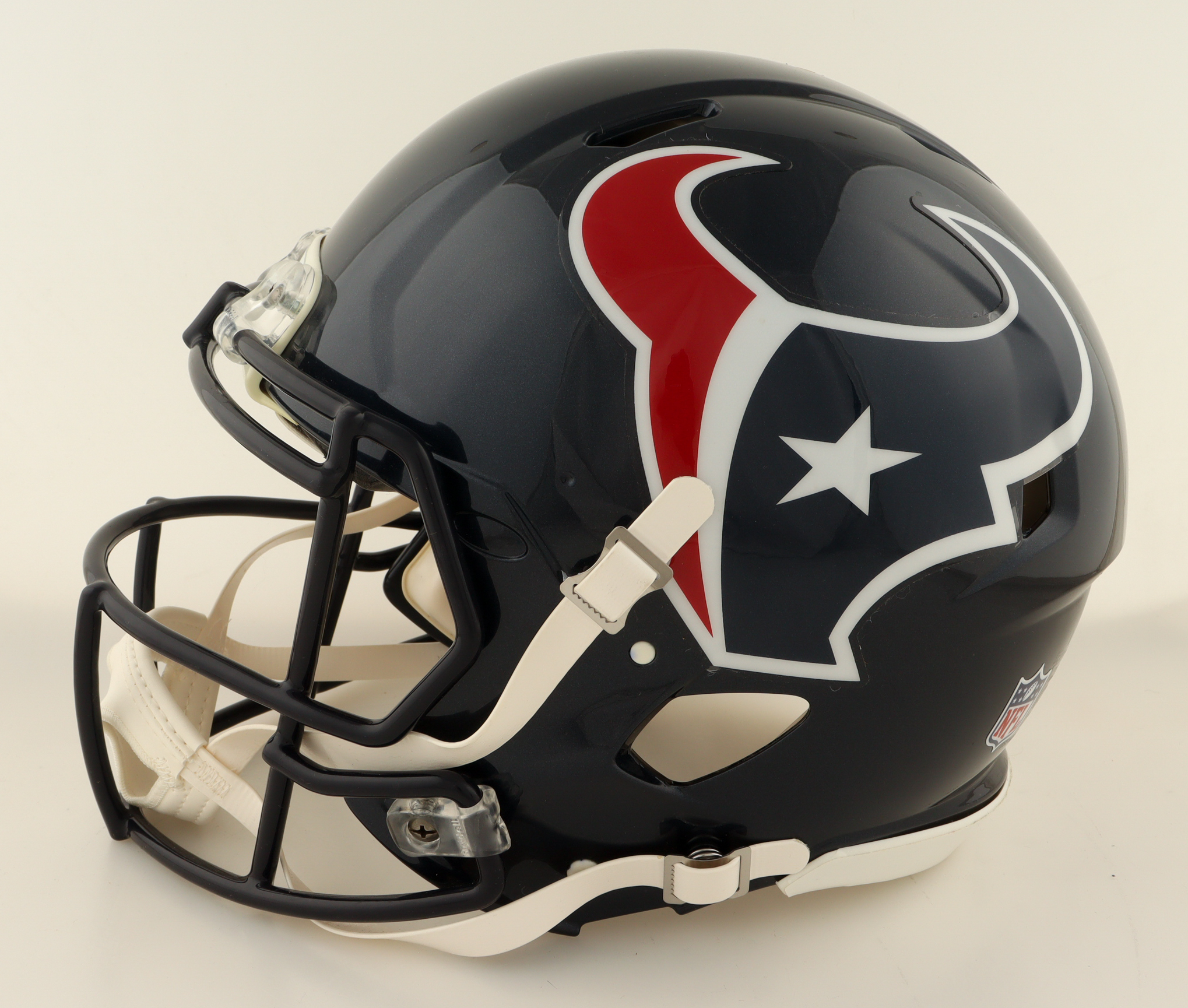 Deshaun Watson Signed Texans Full-Size Authentic On-Field Speed Helmet (Beckett) at PristineAuction.com Deshaun Watson Signed Texans Full-Size Authentic On-Field Speed Helmet (Beckett) at PristineAuction.com