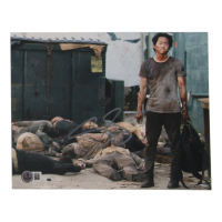 Steven Yeun Signed "The Walking Dead" 8x10 Photo (Beckett) at PristineAuction.com