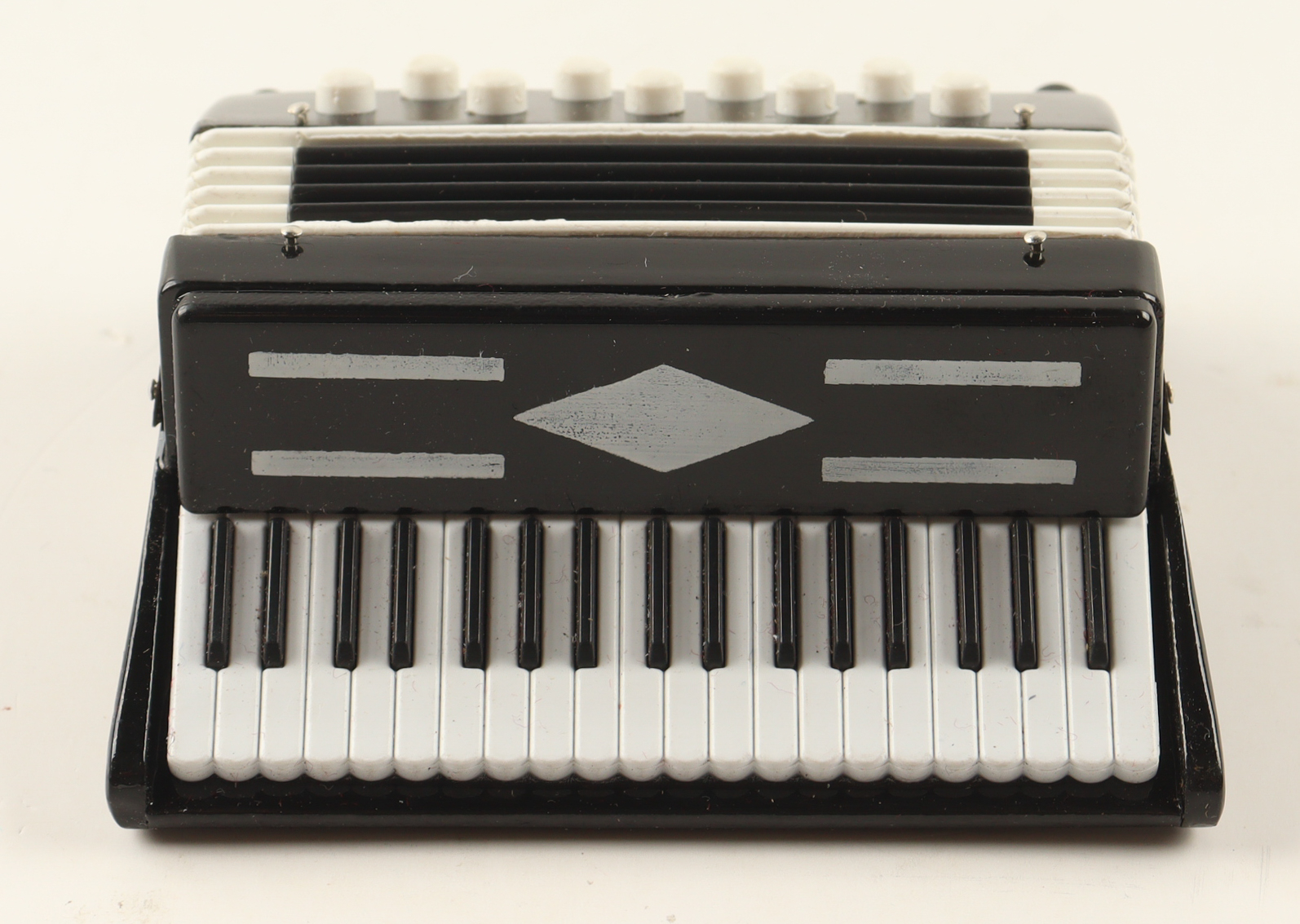 Weird Al Yankovic Signed Mini Accordion Figurine (JSA) at PristineAuction.com Weird Al Yankovic Signed Mini Accordion Figurine (JSA) at PristineAuction.com