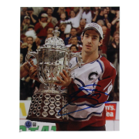 Joe Sakic Signed Avalanche 8x10 Photo (Beckett) at PristineAuction.com