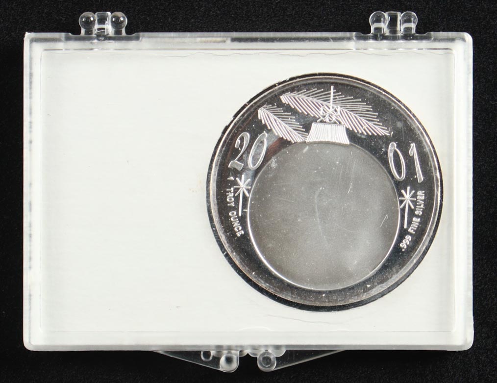 2001 Merry Christmas - O' Little Town 1oz .999 Fine Silver Round at PristineAuction.com 2001 Merry Christmas - O' Little Town 1oz .999 Fine Silver Round at PristineAuction.com