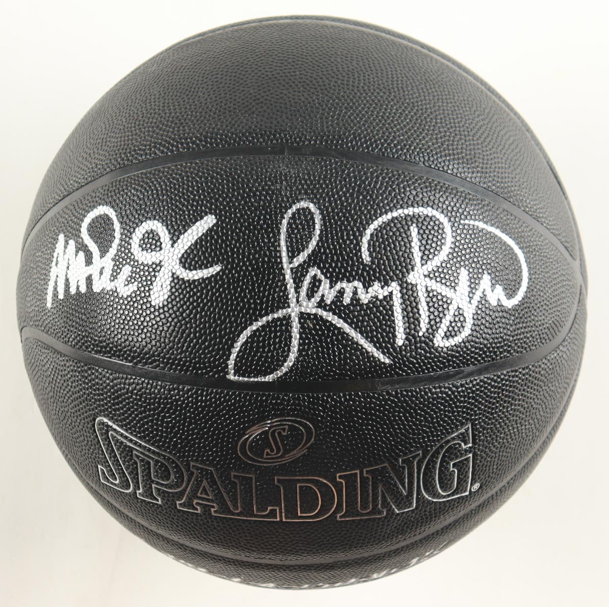 Magic Johnson & Larry Bird Signed NBA Black Edition Basketball with Stand (PSA & Beckett) at PristineAuction.com Magic Johnson & Larry Bird Signed NBA Black Edition Basketball with Stand (PSA & Beckett) at PristineAuction.com
