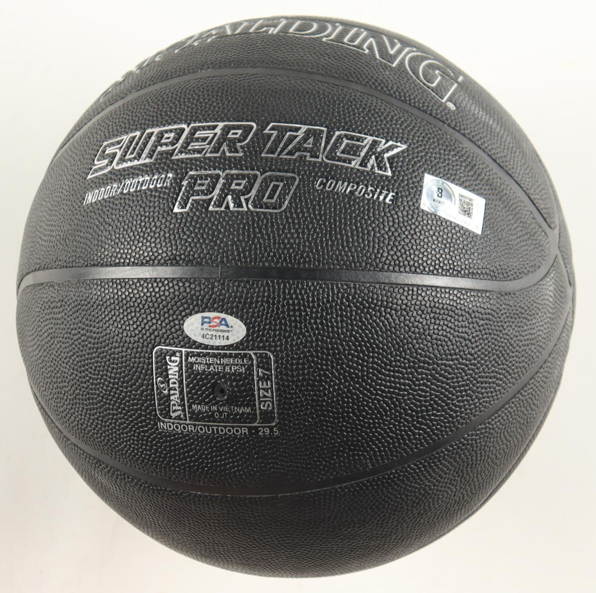 Magic Johnson & Larry Bird Signed NBA Black Edition Basketball with Stand (PSA & Beckett) at PristineAuction.com Magic Johnson & Larry Bird Signed NBA Black Edition Basketball with Stand (PSA & Beckett) at PristineAuction.com