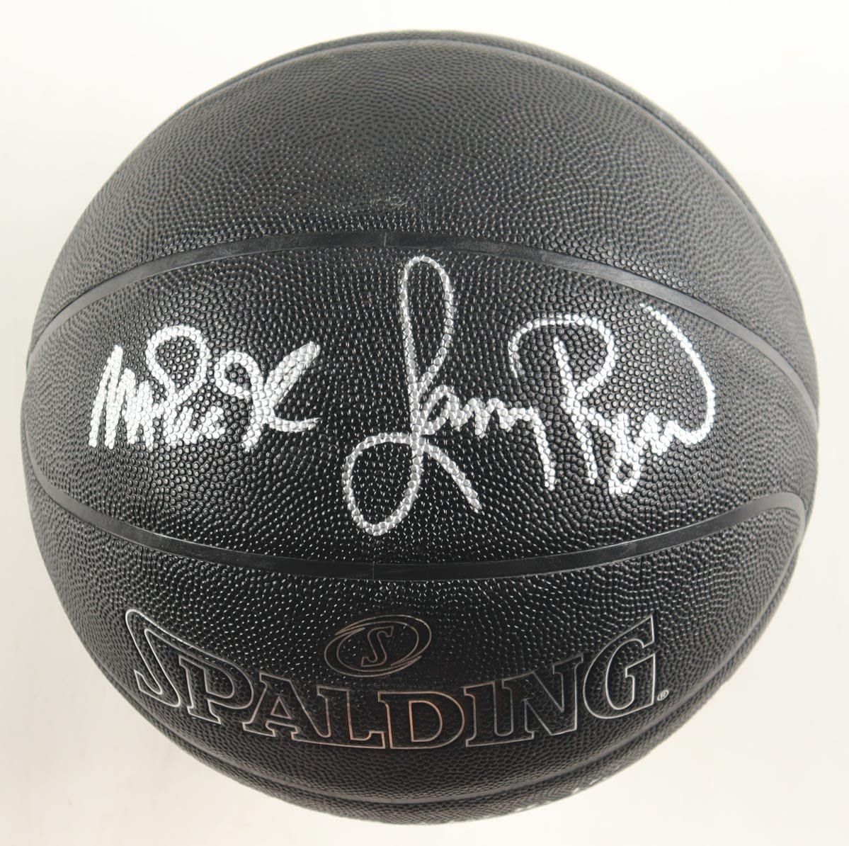 Magic Johnson & Larry Bird Signed NBA Black Edition Basketball with Stand (PSA & Beckett) at PristineAuction.com Magic Johnson & Larry Bird Signed NBA Black Edition Basketball with Stand (PSA & Beckett) at PristineAuction.com