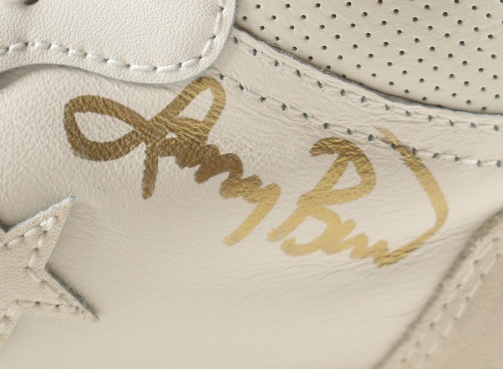 Magic Johnson & Larry Bird Signed Pair of (2) Converse All Star White Leather Basketball Shoes with Display Case (Beckett & PSA) at PristineAuction.com Magic Johnson & Larry Bird Signed Pair of (2) Converse All Star White Leather Basketball Shoes with Display Case (Beckett & PSA) at PristineAuction.com