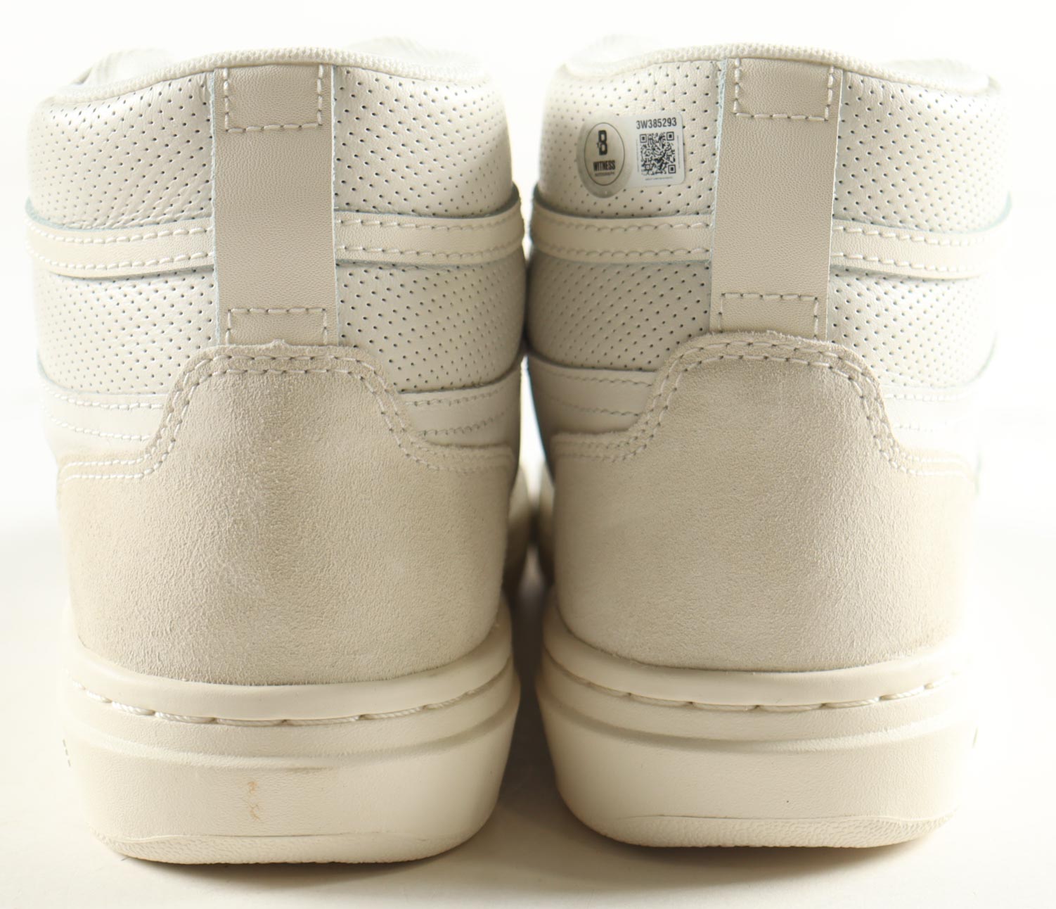 Magic Johnson & Larry Bird Signed Pair of (2) Converse All Star White Leather Basketball Shoes with Display Case (Beckett & PSA) at PristineAuction.com Magic Johnson & Larry Bird Signed Pair of (2) Converse All Star White Leather Basketball Shoes with Display Case (Beckett & PSA) at PristineAuction.com