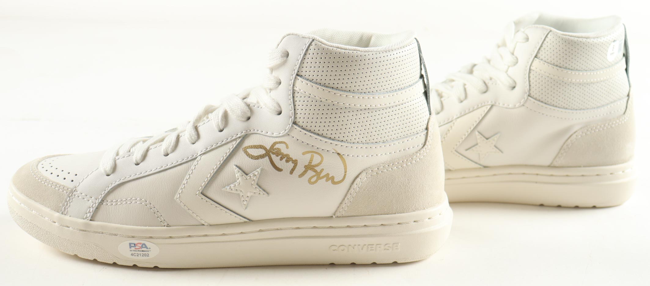 Magic Johnson & Larry Bird Signed Pair of (2) Converse All Star White Leather Basketball Shoes with Display Case (Beckett & PSA) at PristineAuction.com Magic Johnson & Larry Bird Signed Pair of (2) Converse All Star White Leather Basketball Shoes with Display Case (Beckett & PSA) at PristineAuction.com