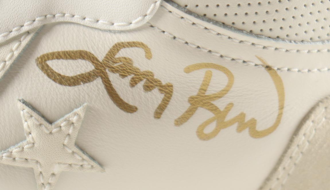 Magic Johnson & Larry Bird Signed Pair of (2) Converse All Star White Leather Basketball Shoes with Display Case (Beckett & PSA) at PristineAuction.com Magic Johnson & Larry Bird Signed Pair of (2) Converse All Star White Leather Basketball Shoes with Display Case (Beckett & PSA) at PristineAuction.com