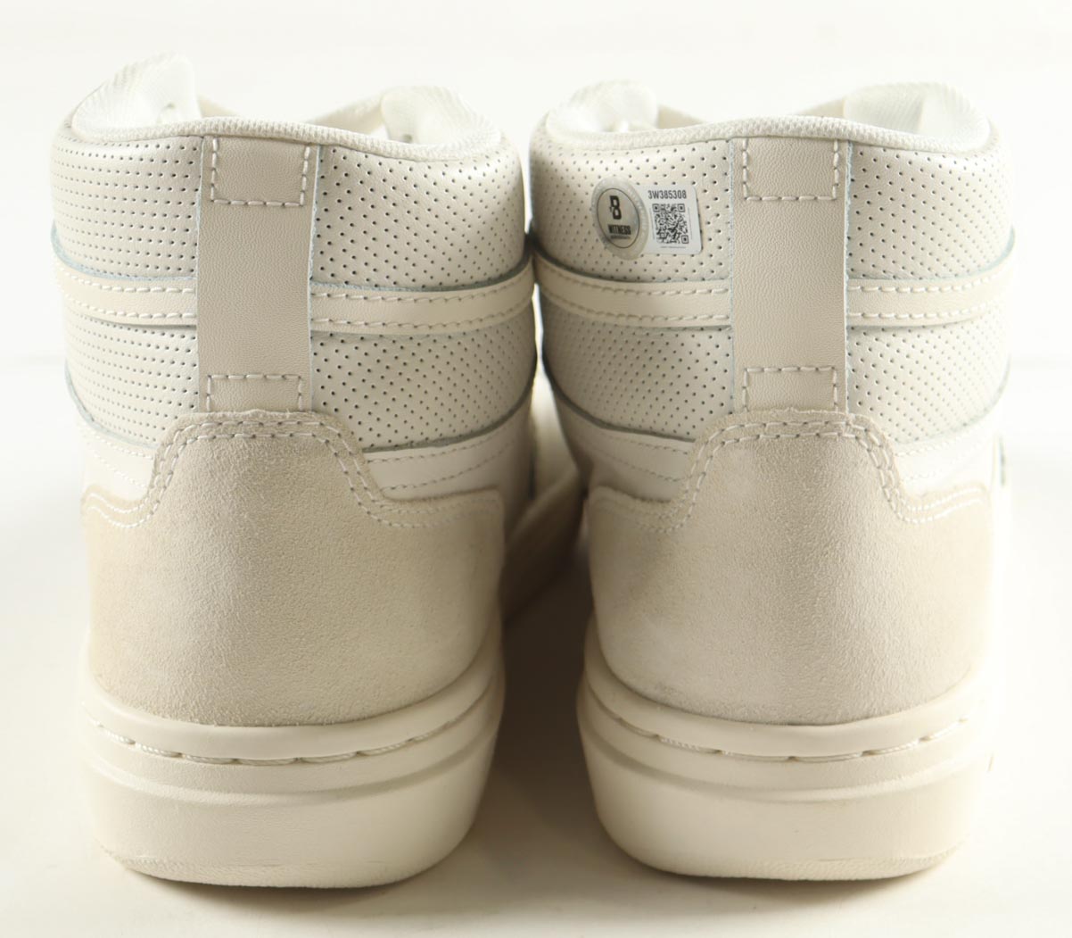 Magic Johnson & Larry Bird Signed Pair of (2) Converse All Star White Leather Basketball Shoes with Display Case (Beckett & PSA) at PristineAuction.com Magic Johnson & Larry Bird Signed Pair of (2) Converse All Star White Leather Basketball Shoes with Display Case (Beckett & PSA) at PristineAuction.com