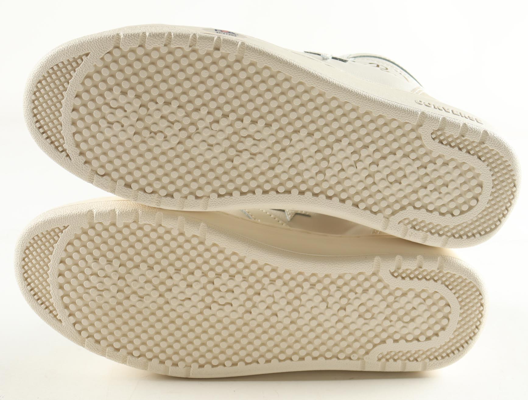 Magic Johnson & Larry Bird Signed Pair of (2) Converse All Star White Leather Basketball Shoes with Display Case (Beckett & PSA) at PristineAuction.com Magic Johnson & Larry Bird Signed Pair of (2) Converse All Star White Leather Basketball Shoes with Display Case (Beckett & PSA) at PristineAuction.com