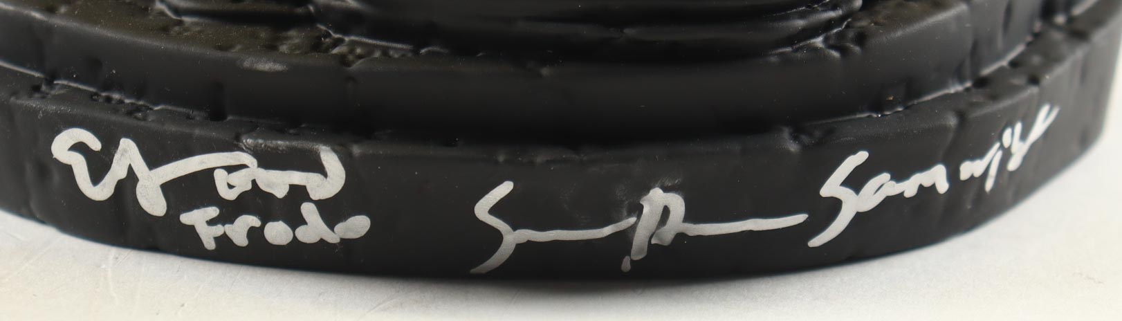 Elijah Wood & Sean Astin Signed "The Lord of the Rings" One Ring 3D Lamp Inscribed "Frodo" & "Samwise" (Beckett) at PristineAuction.com Elijah Wood & Sean Astin Signed "The Lord of the Rings" One Ring 3D Lamp Inscribed "Frodo" & "Samwise" (Beckett) at PristineAuction.com