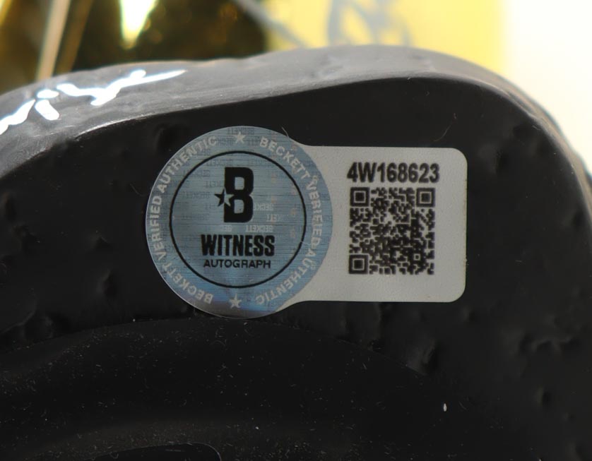 Elijah Wood & Sean Astin Signed "The Lord of the Rings" One Ring 3D Lamp Inscribed "Frodo" & "Samwise" (Beckett) at PristineAuction.com Elijah Wood & Sean Astin Signed "The Lord of the Rings" One Ring 3D Lamp Inscribed "Frodo" & "Samwise" (Beckett) at PristineAuction.com