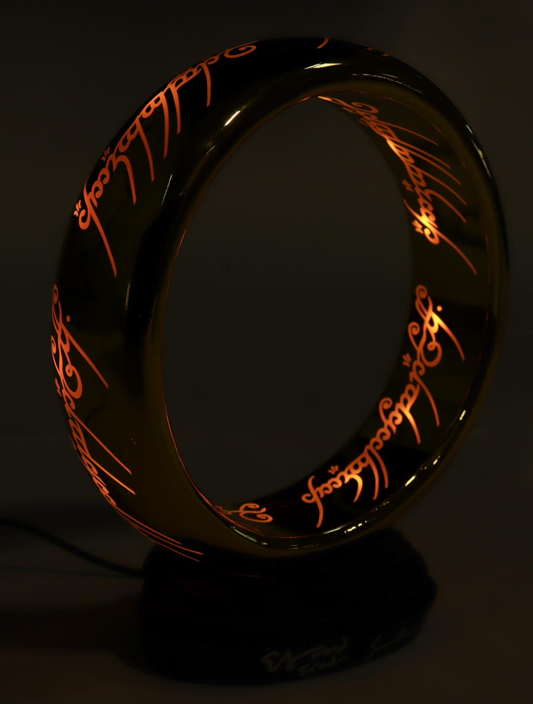 Elijah Wood & Sean Astin Signed "The Lord of the Rings" One Ring 3D Lamp Inscribed "Frodo" & "Samwise" (Beckett) at PristineAuction.com Elijah Wood & Sean Astin Signed "The Lord of the Rings" One Ring 3D Lamp Inscribed "Frodo" & "Samwise" (Beckett) at PristineAuction.com