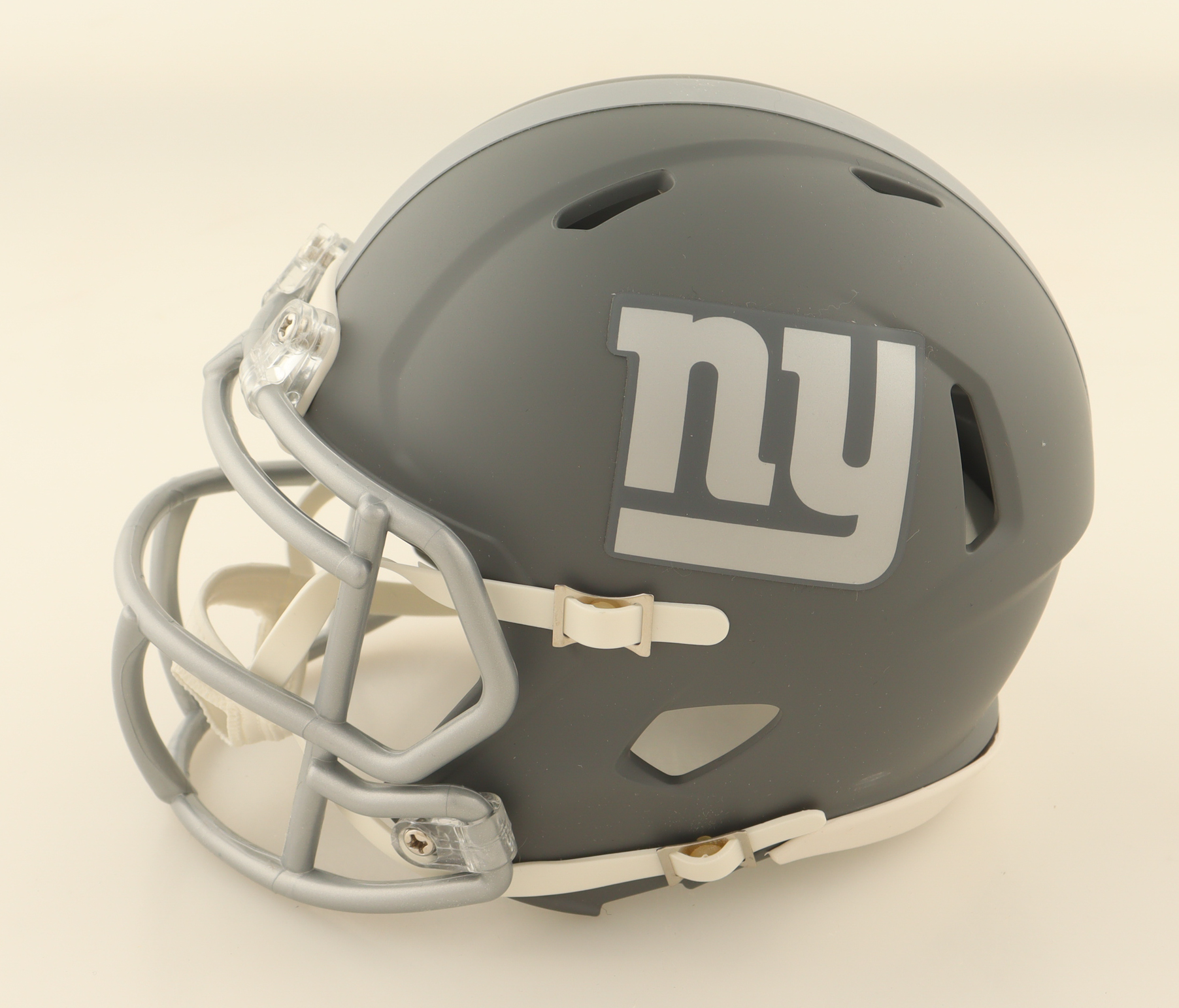 Brandon Jacobs Signed Giants Slate Alternate Speed Mini Helmet (Beckett) at PristineAuction.com Brandon Jacobs Signed Giants Slate Alternate Speed Mini Helmet (Beckett) at PristineAuction.com