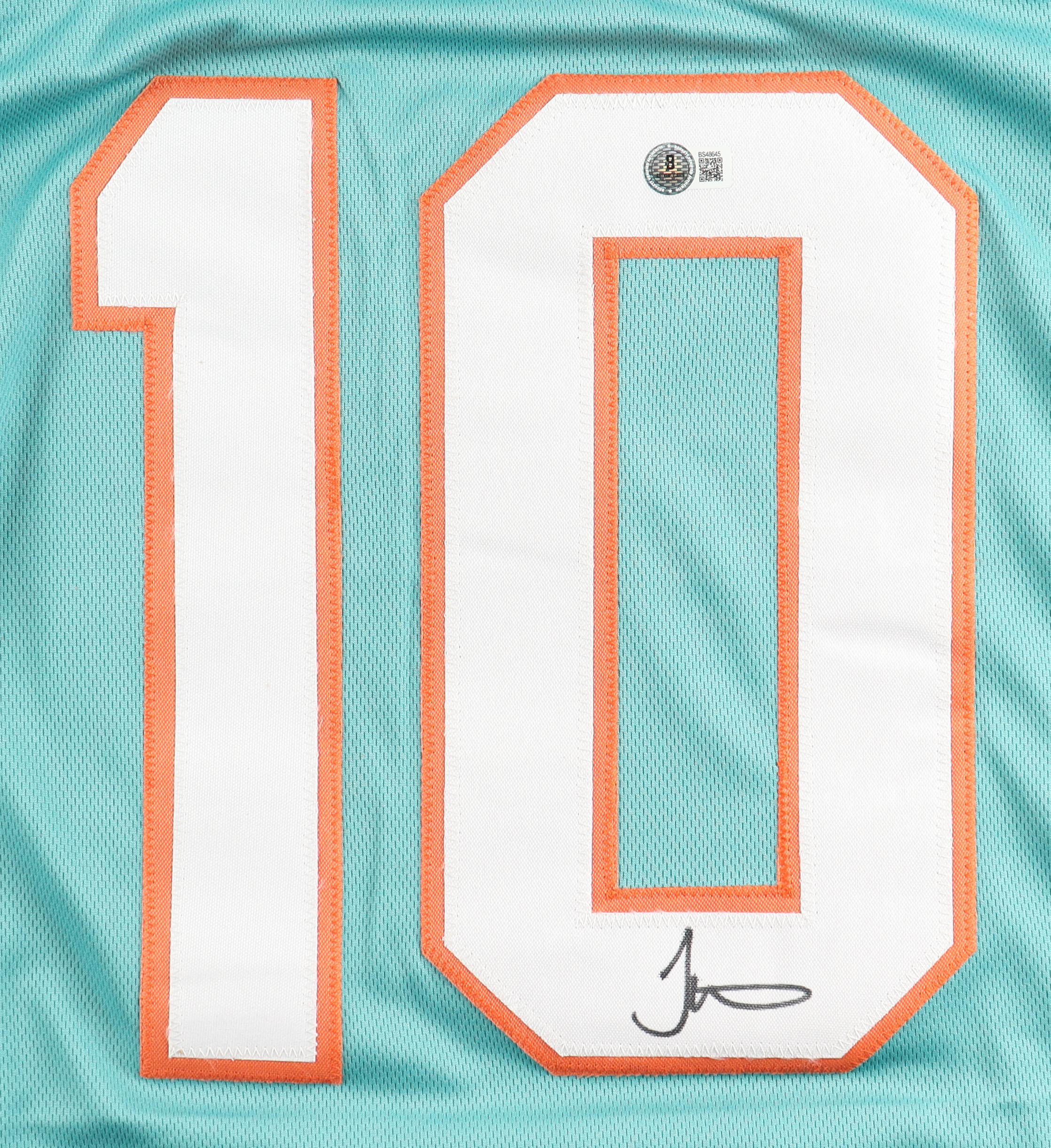 Tyreek Hill Signed Jersey (Beckett) at PristineAuction.com Tyreek Hill Signed Jersey (Beckett) at PristineAuction.com