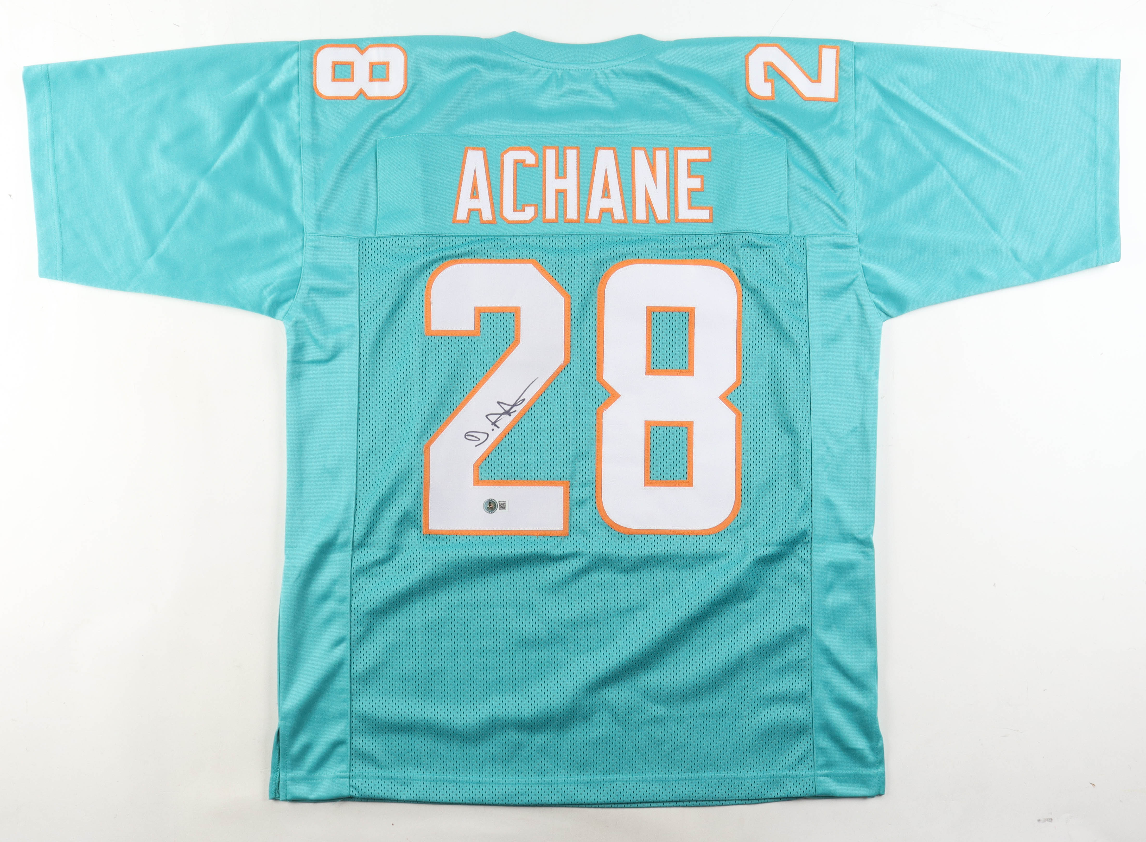 De'Von Achane Signed Jersey (Beckett) at PristineAuction.com De'Von Achane Signed Jersey (Beckett) at PristineAuction.com