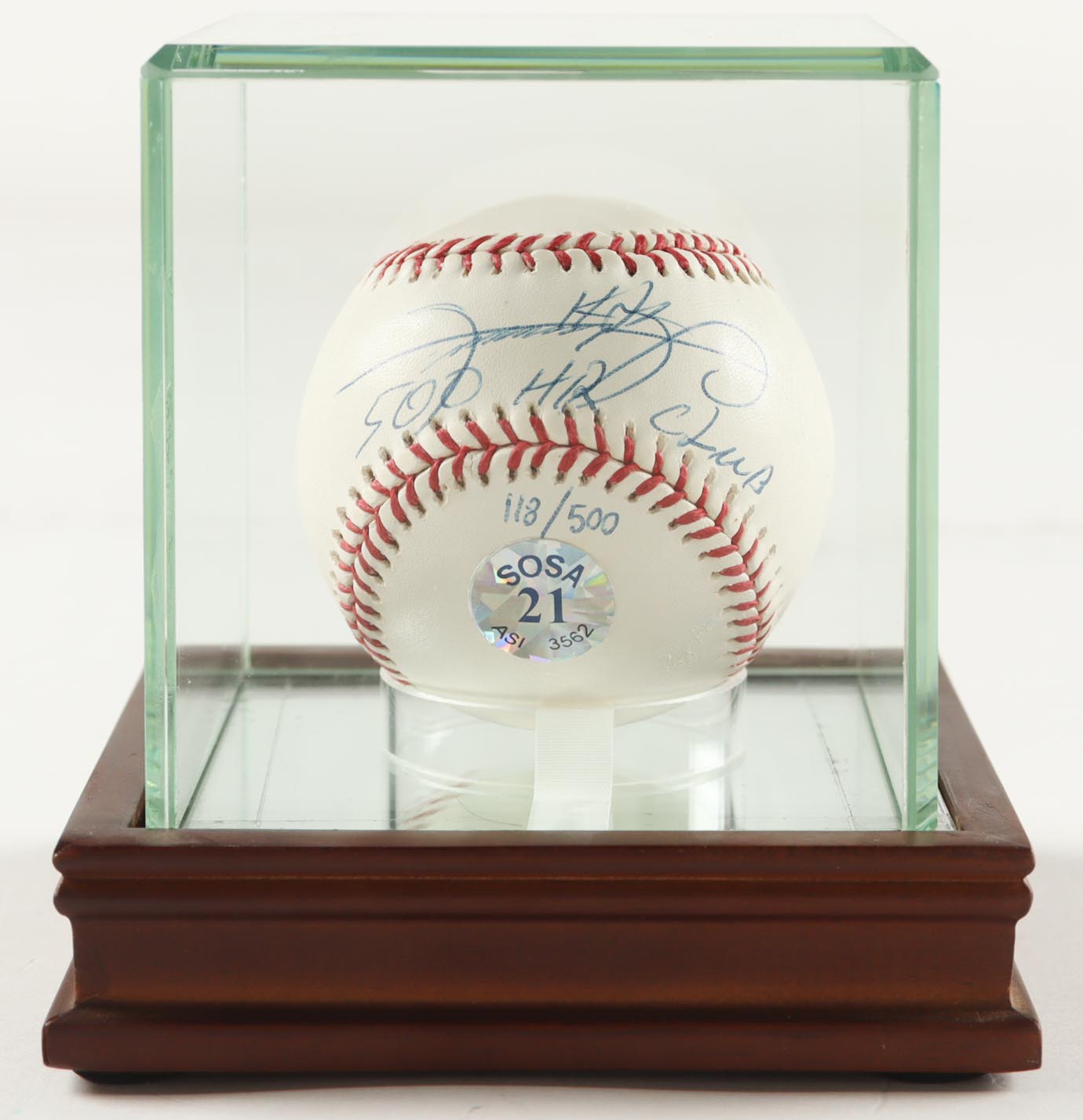 Sammy Sosa Signed LE OML Baseball with Display Case Inscribed "500 HR Club" #118/500 (Sosa) at PristineAuction.com Sammy Sosa Signed LE OML Baseball with Display Case Inscribed "500 HR Club" #118/500 (Sosa) at PristineAuction.com