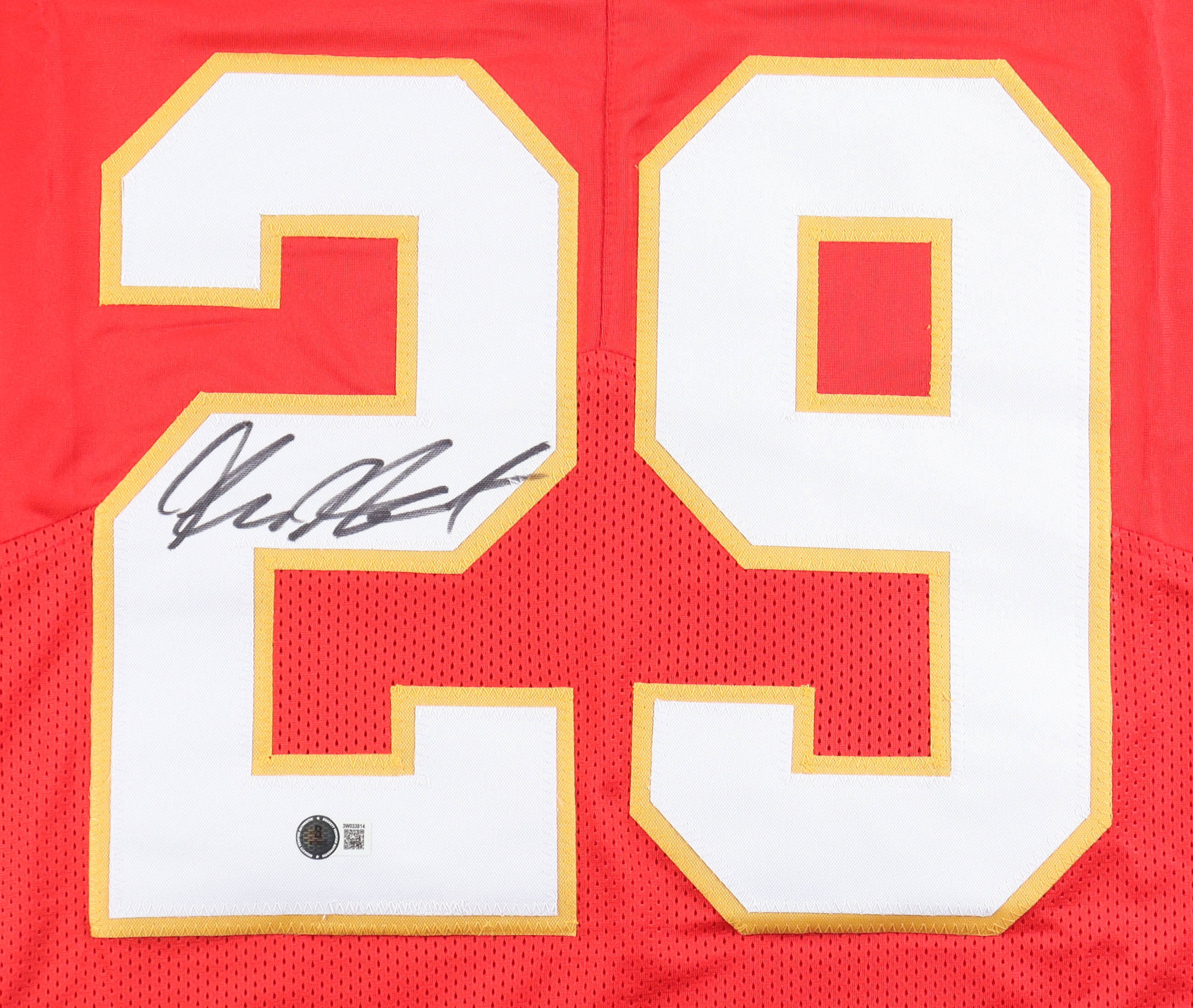 Kareem Hunt Signed Jersey (Beckett) at PristineAuction.com Kareem Hunt Signed Jersey (Beckett) at PristineAuction.com