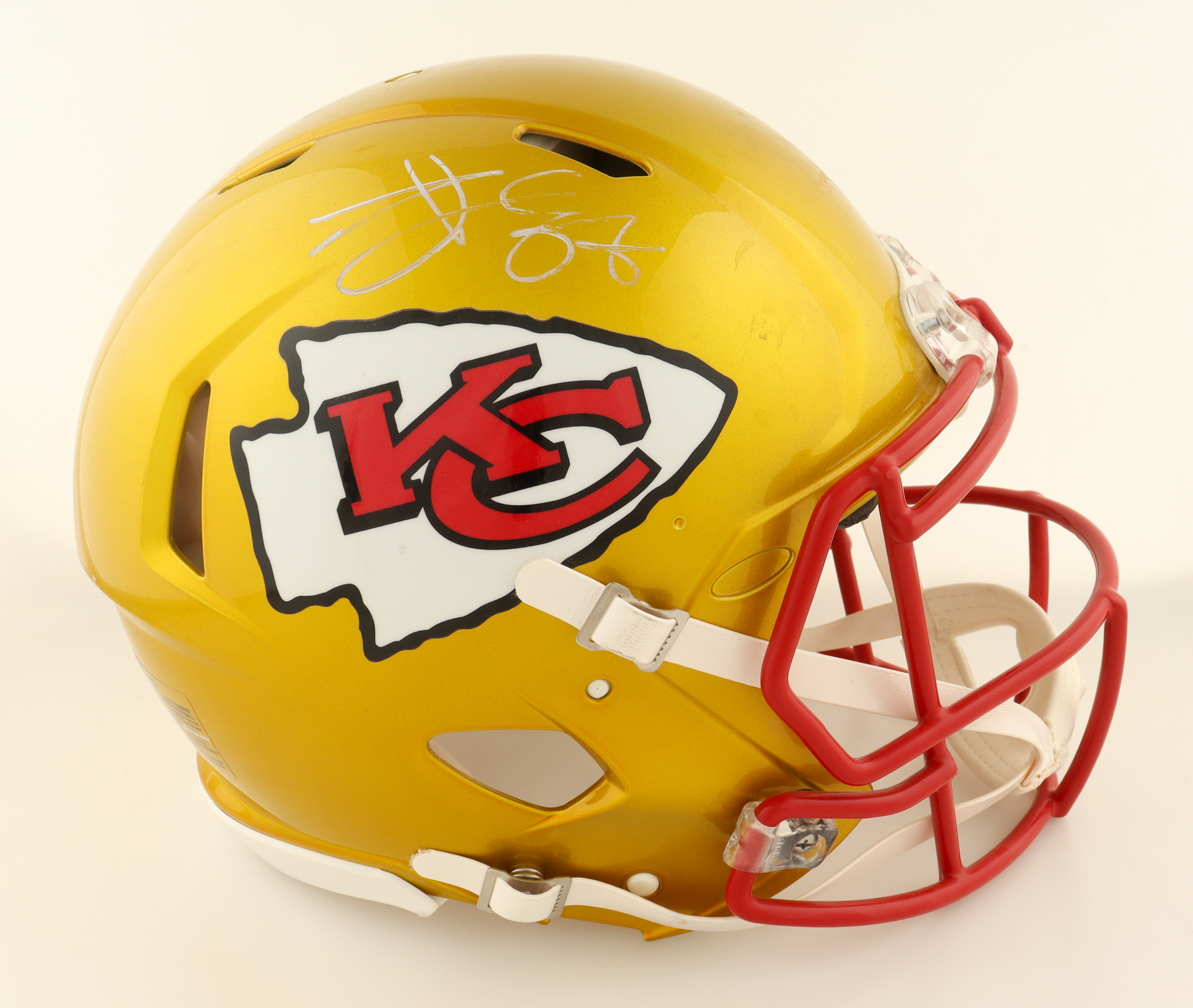 Travis Kelce Signed Chiefs Full-Size Authentic On-Field Flash Alternate Speed Helmet (Beckett) at PristineAuction.com Travis Kelce Signed Chiefs Full-Size Authentic On-Field Flash Alternate Speed Helmet (Beckett) at PristineAuction.com