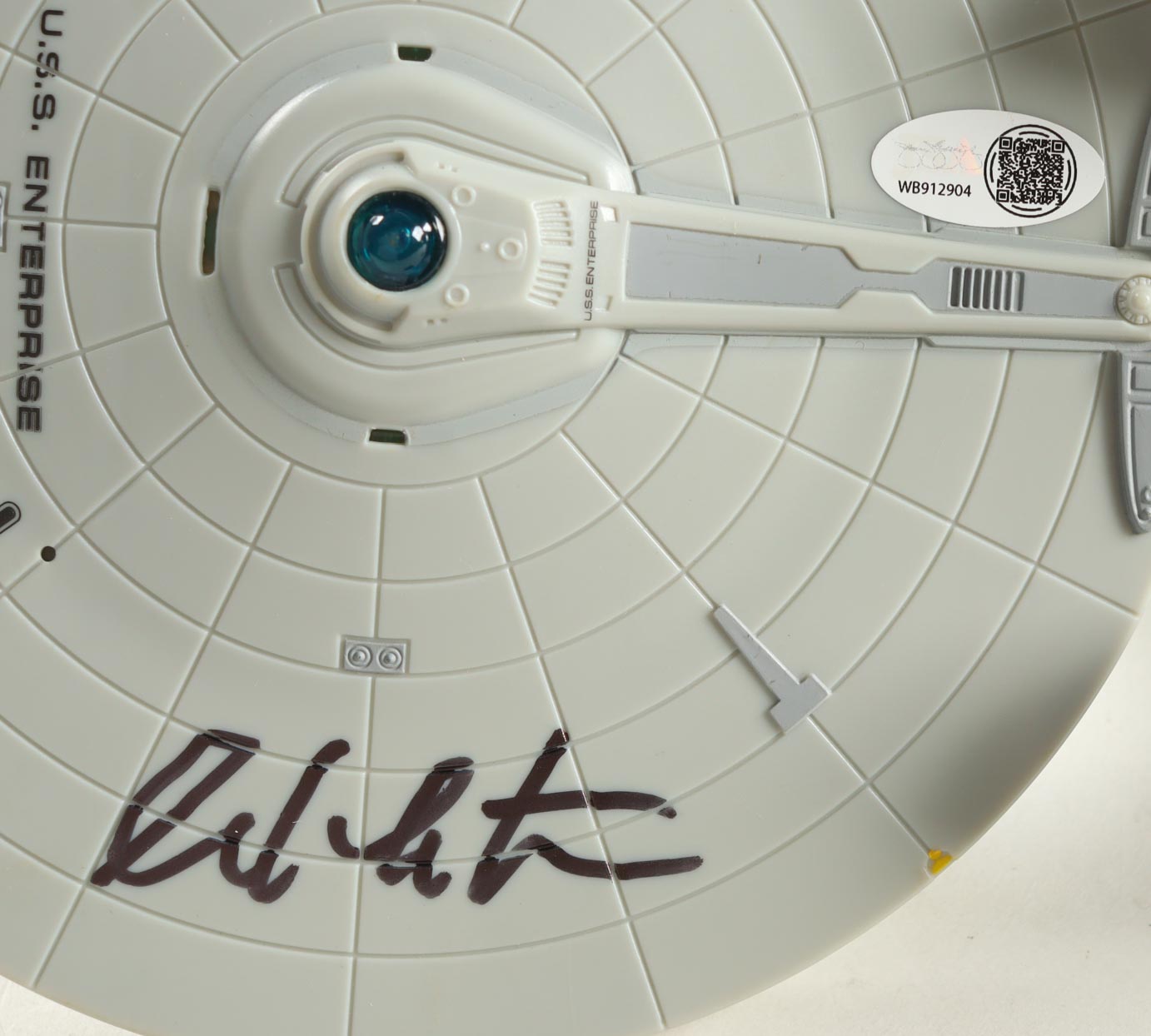 William Shatner Signed "Star Trek Enterprise" Figurine (JSA) at PristineAuction.com William Shatner Signed "Star Trek Enterprise" Figurine (JSA) at PristineAuction.com